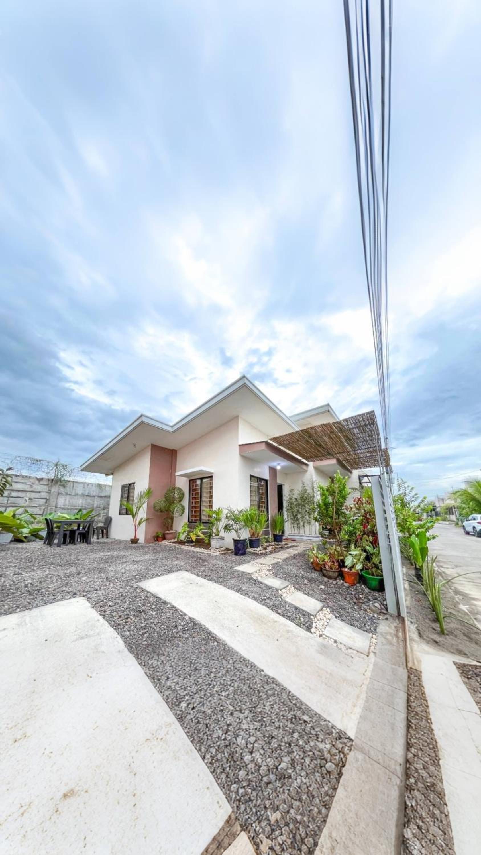Bloomstone 2BR Family Suite in Gensan