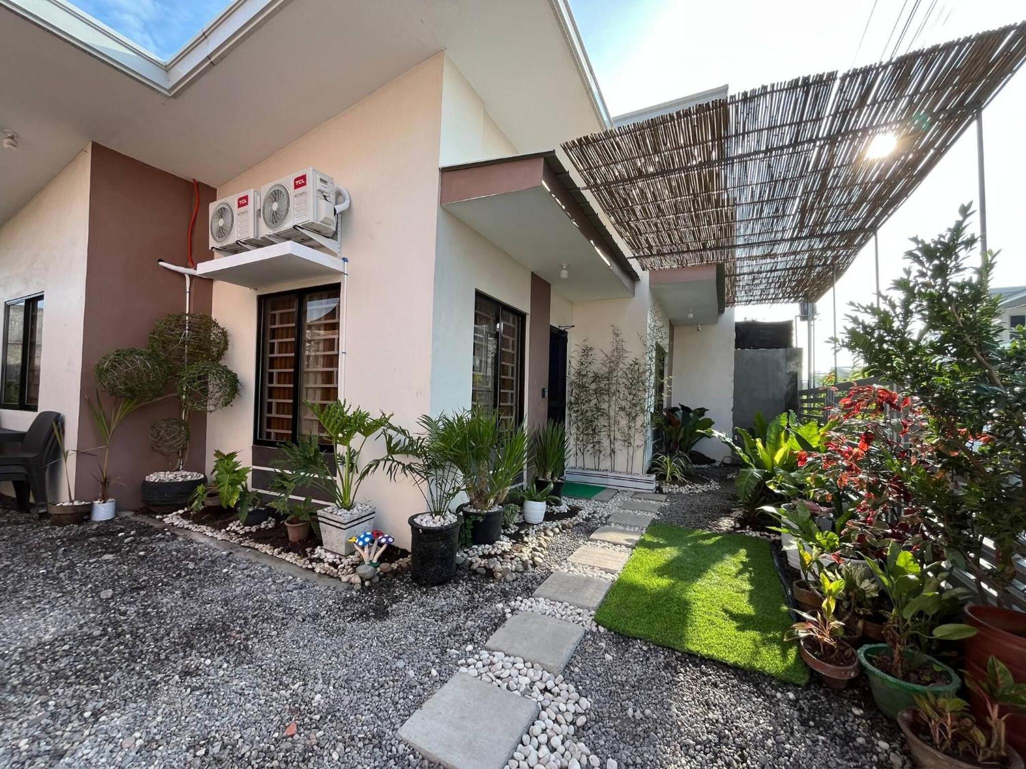 Bloomstone 2BR Family Suite in Gensan