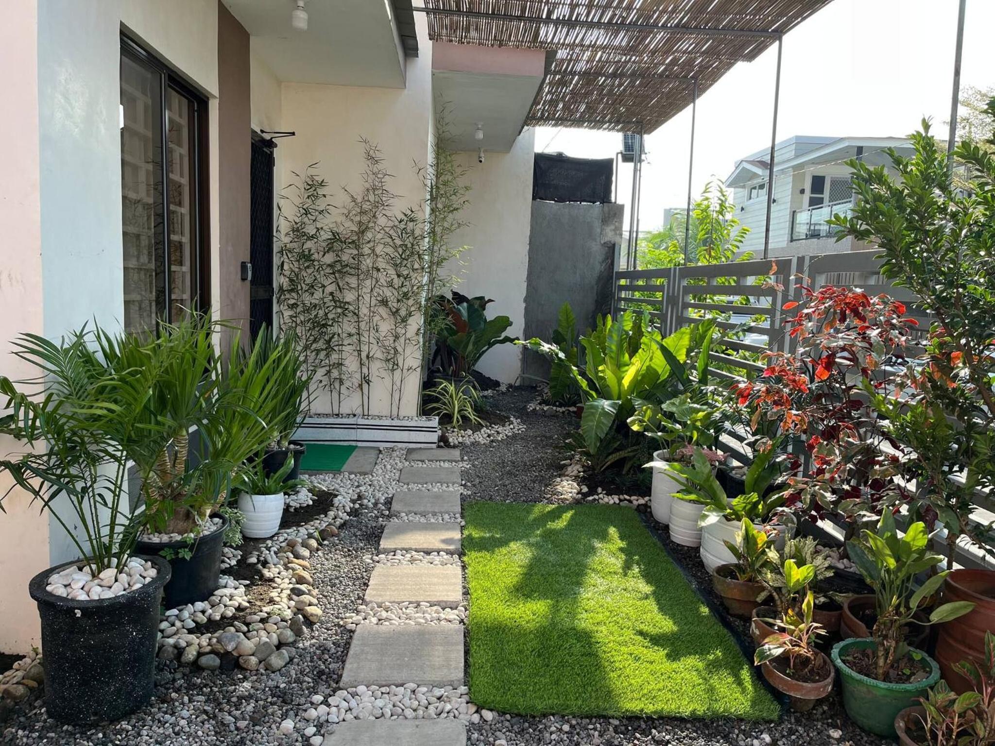Bloomstone 2BR Family Suite in Gensan
