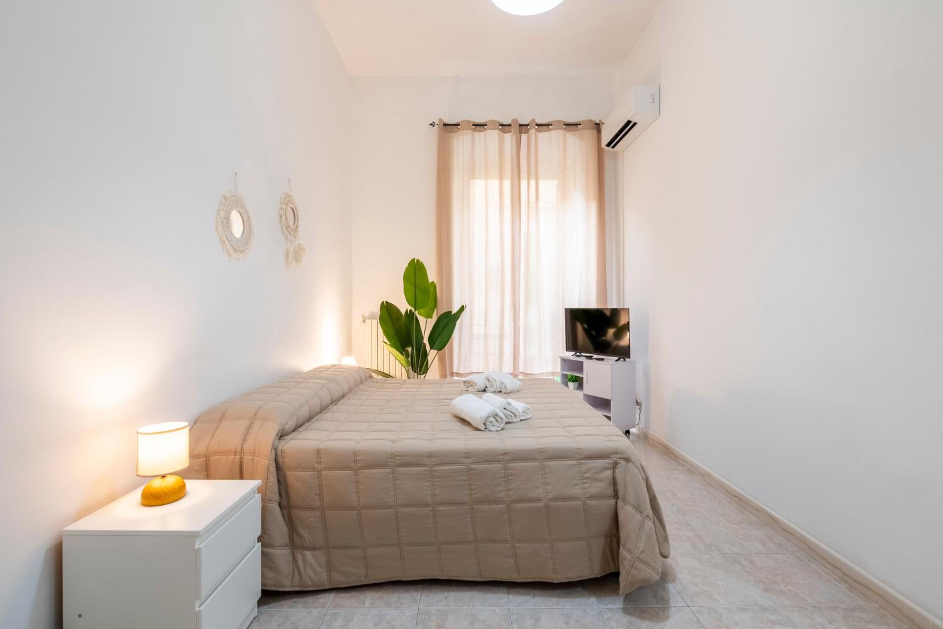 Cozy romantic loft- Cialdini 21