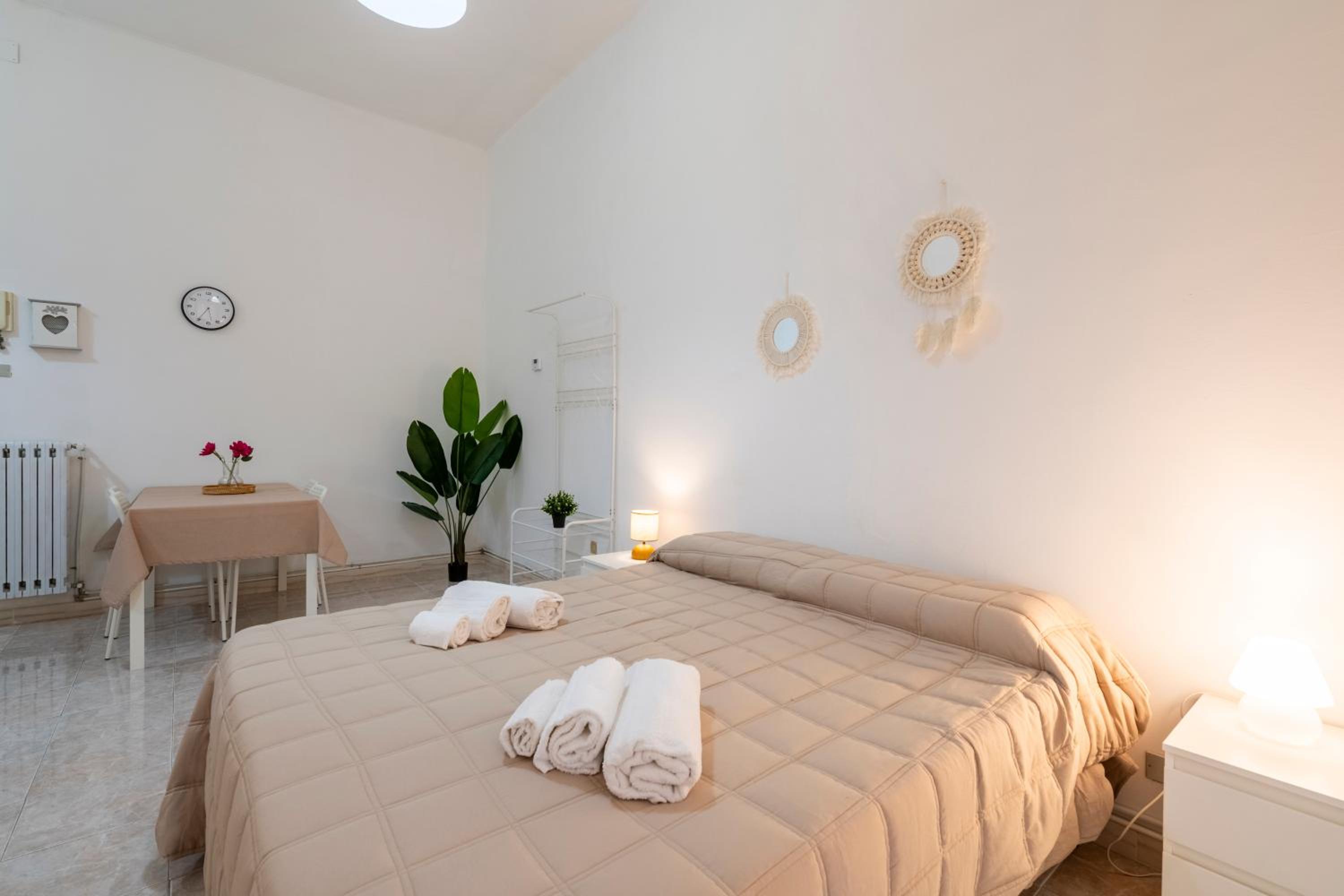 Cozy romantic loft- Cialdini 21