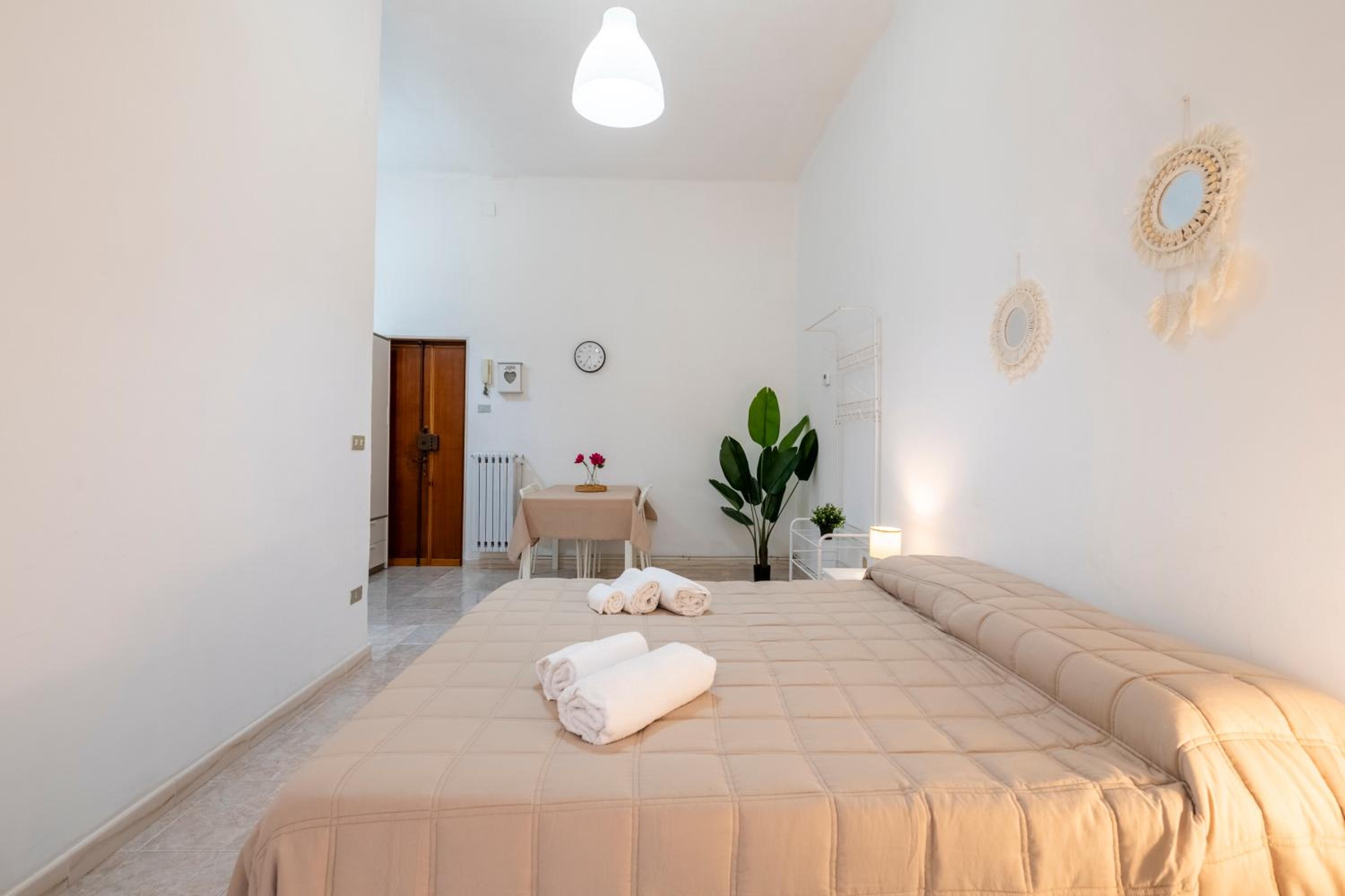 Cozy romantic loft- Cialdini 21