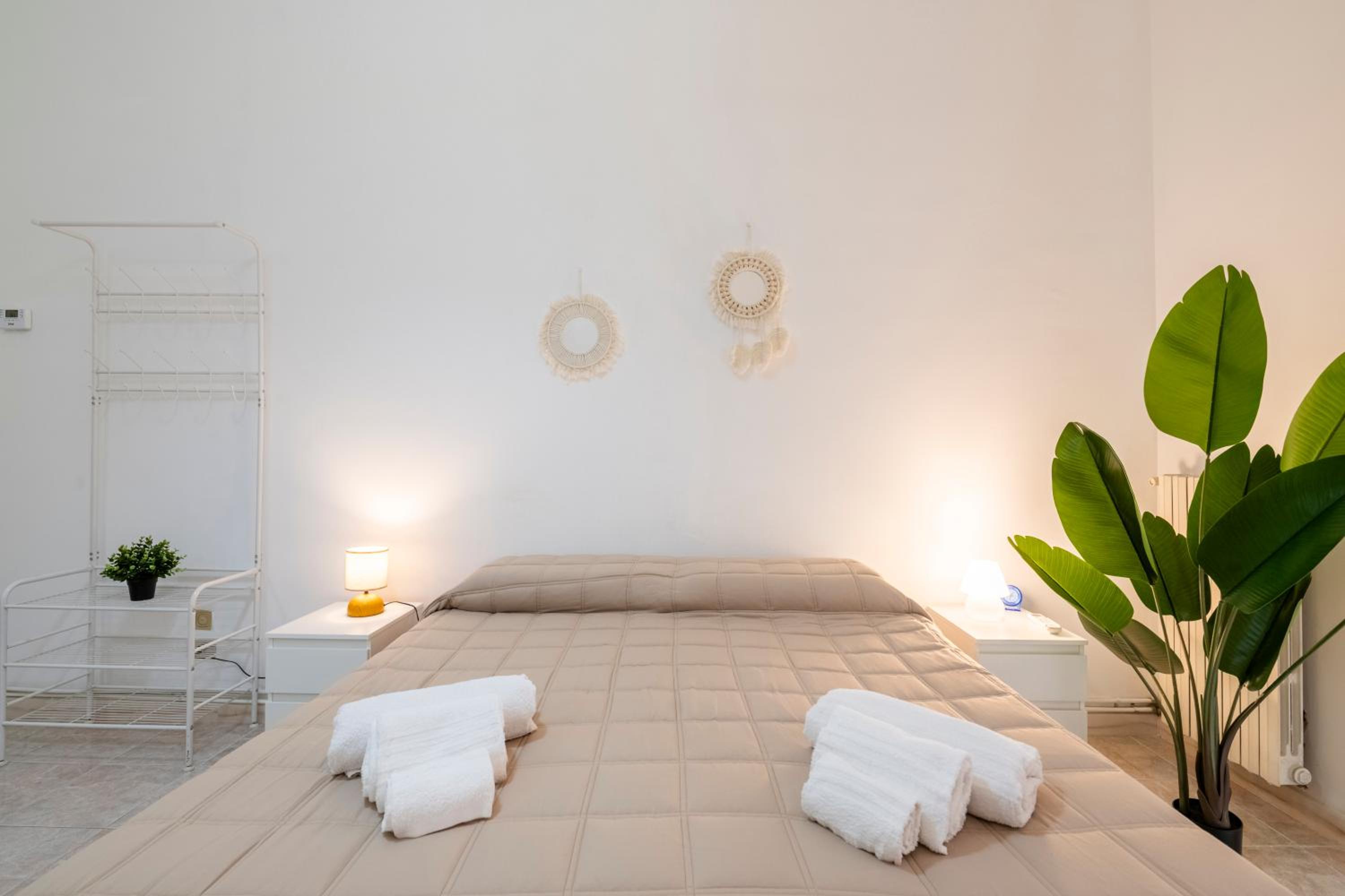 Cozy romantic loft- Cialdini 21