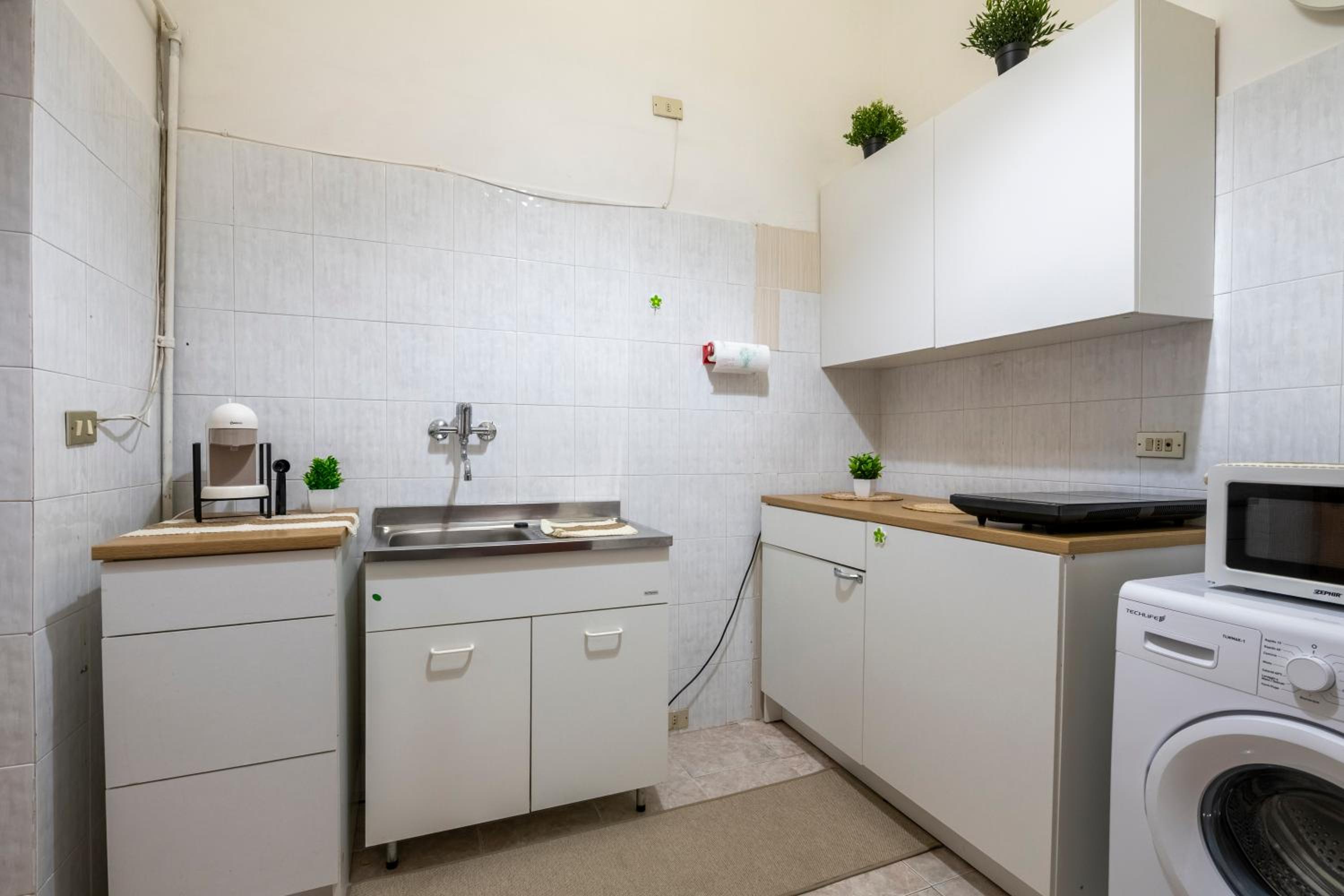 Cozy romantic loft- Cialdini 21