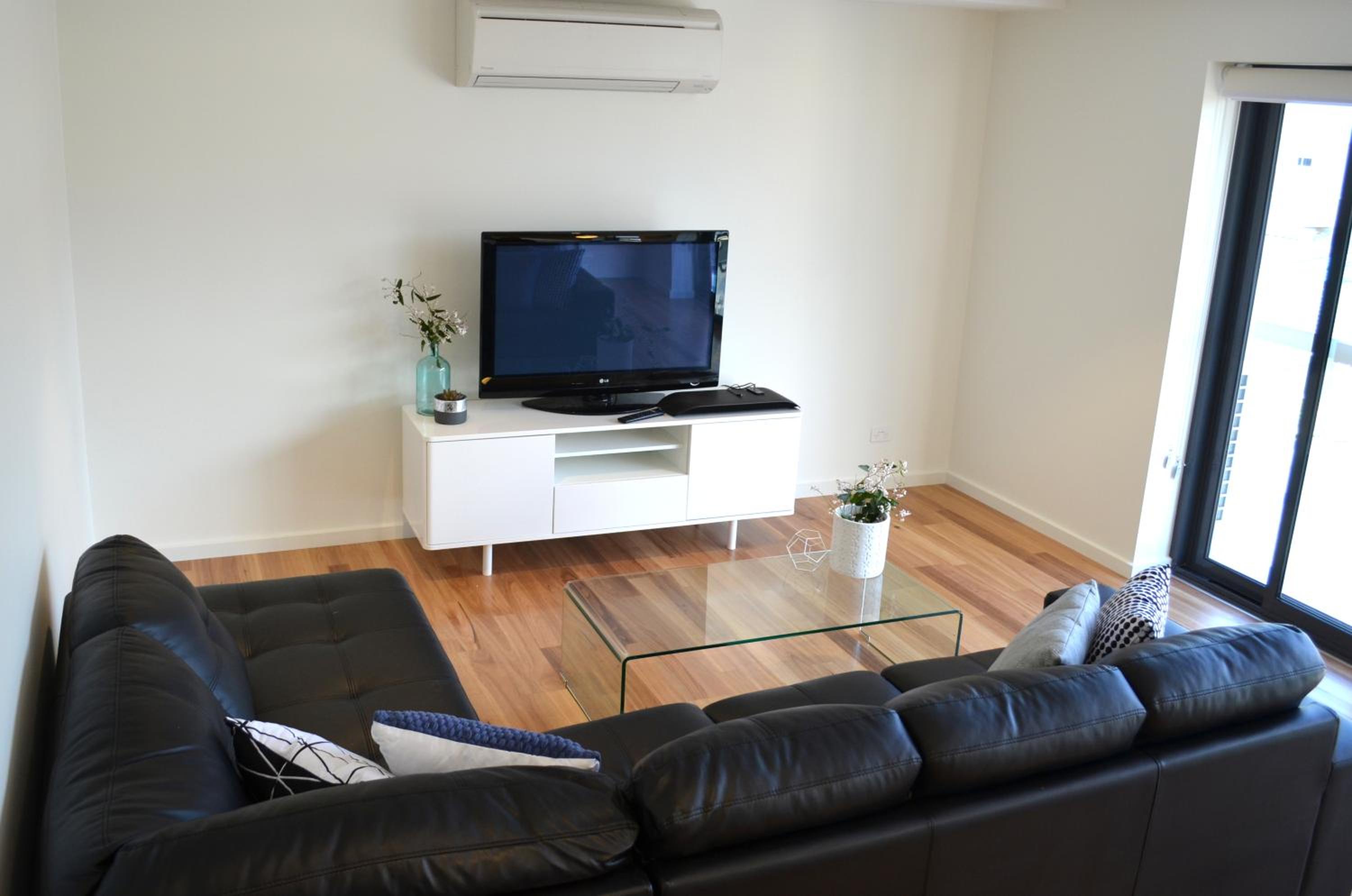 Kangaroo Bay Apartments