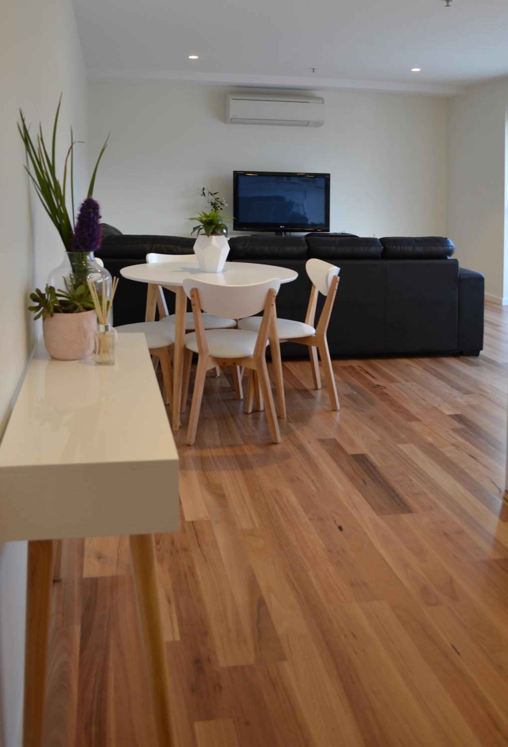 Kangaroo Bay Apartments