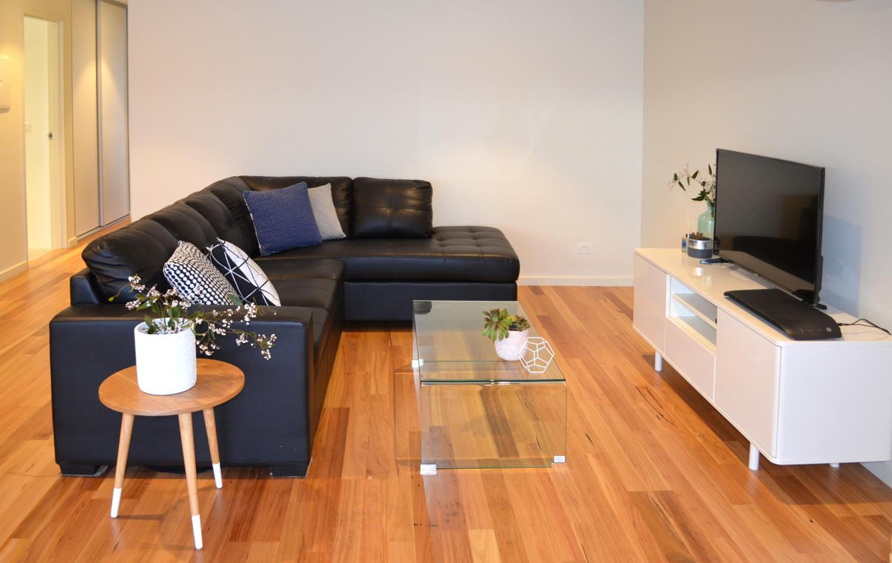 Kangaroo Bay Apartments