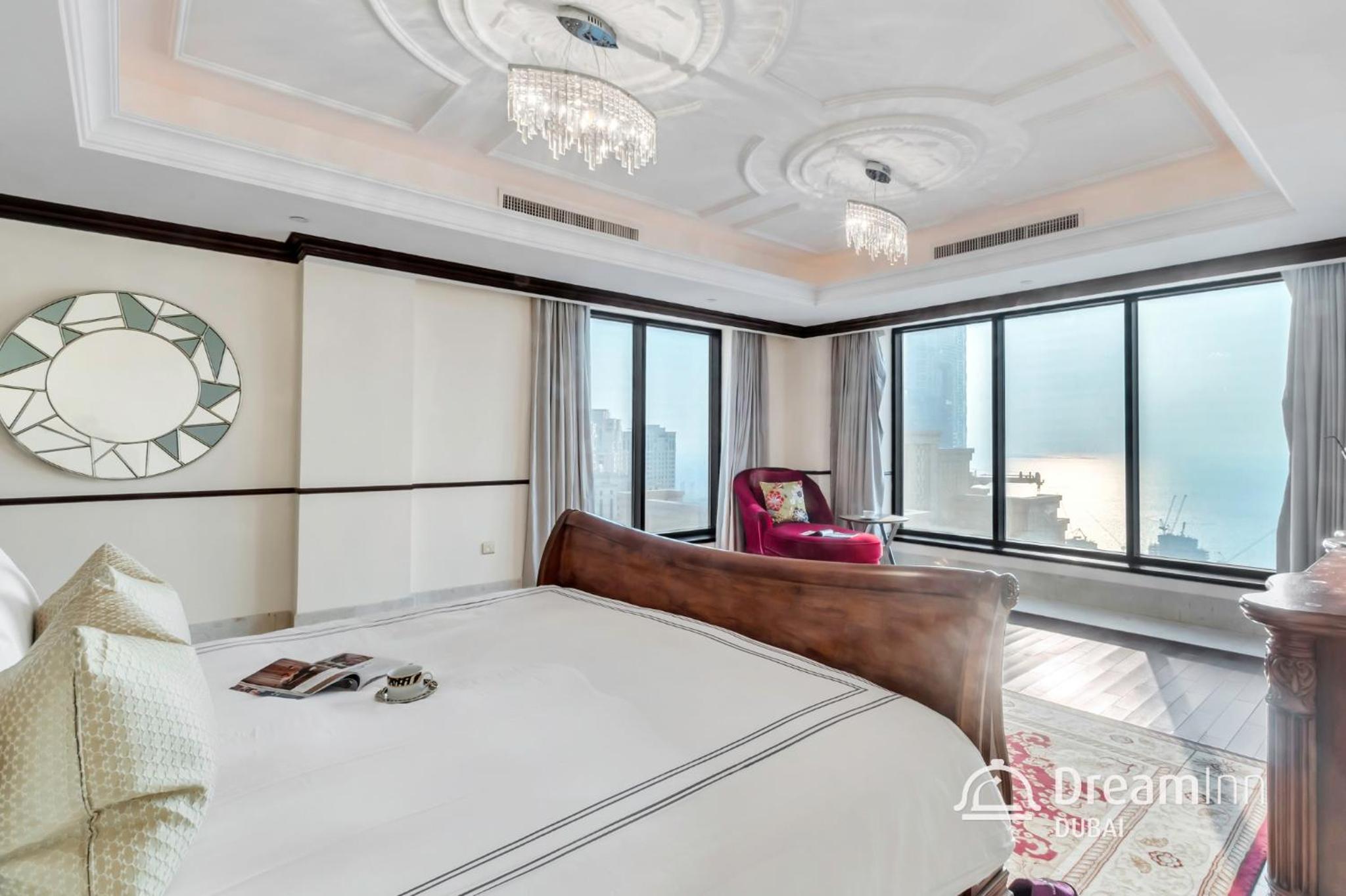 Dream Inn - Timeless Arabic-Inspired Penthouse with Private Pool and Sweeping Ain Dubai Views