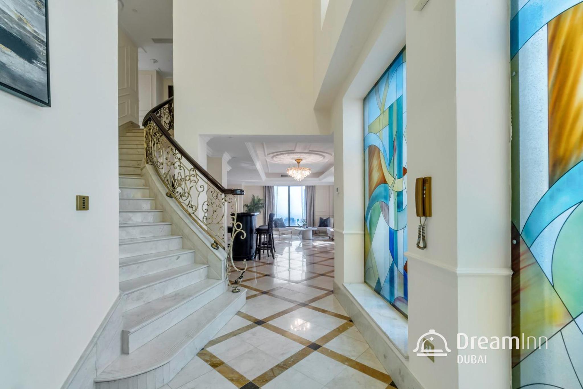 Dream Inn - Timeless Arabic-Inspired Penthouse with Private Pool and Sweeping Ain Dubai Views