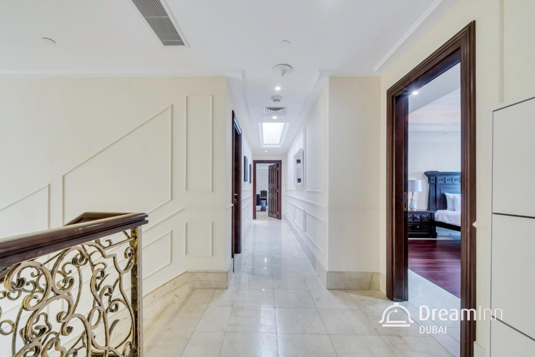 Dream Inn - Timeless Arabic-Inspired Penthouse with Private Pool and Sweeping Ain Dubai Views