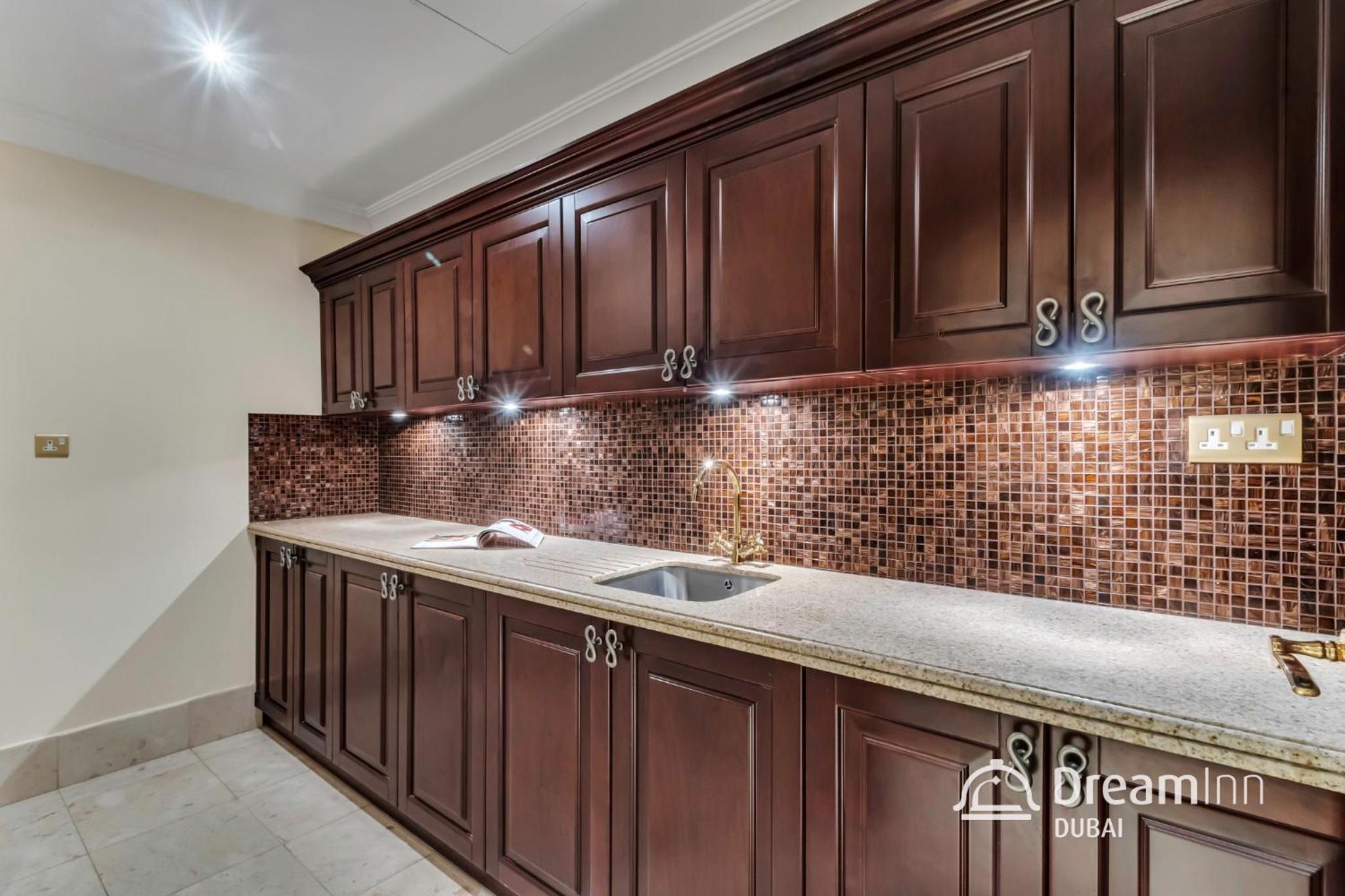 Dream Inn - Timeless Arabic-Inspired Penthouse with Private Pool and Sweeping Ain Dubai Views