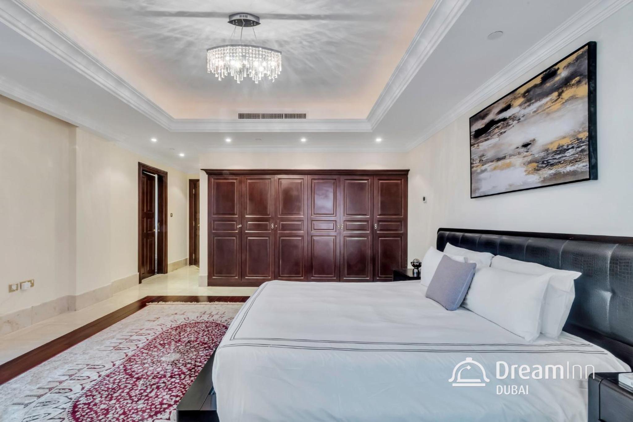 Dream Inn - Timeless Arabic-Inspired Penthouse with Private Pool and Sweeping Ain Dubai Views