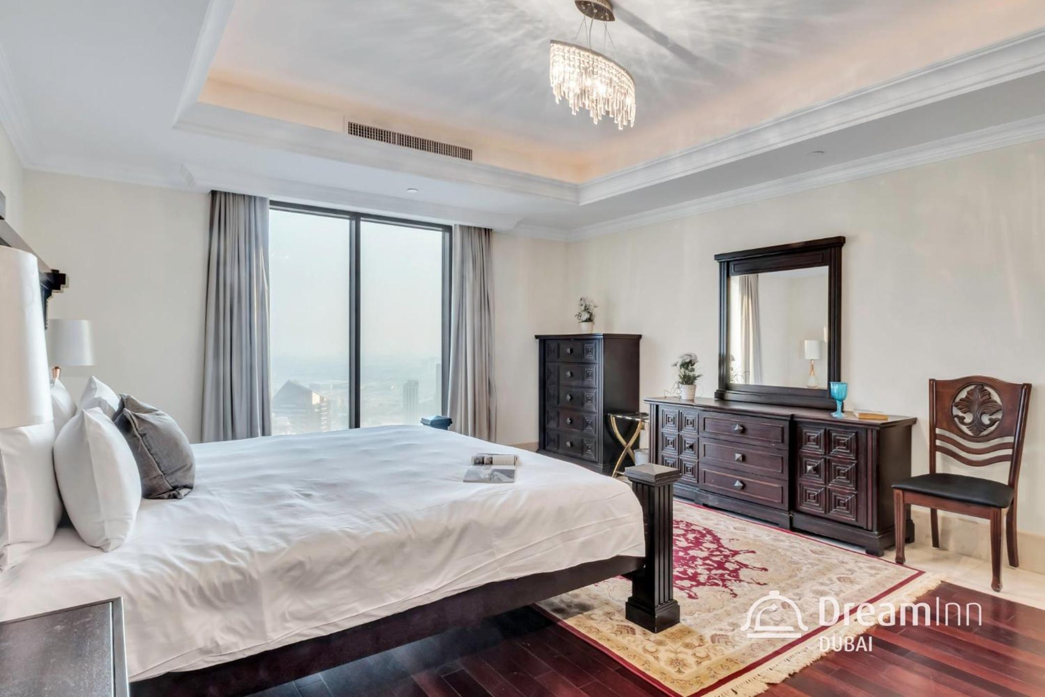 Dream Inn - Timeless Arabic-Inspired Penthouse with Private Pool and Sweeping Ain Dubai Views