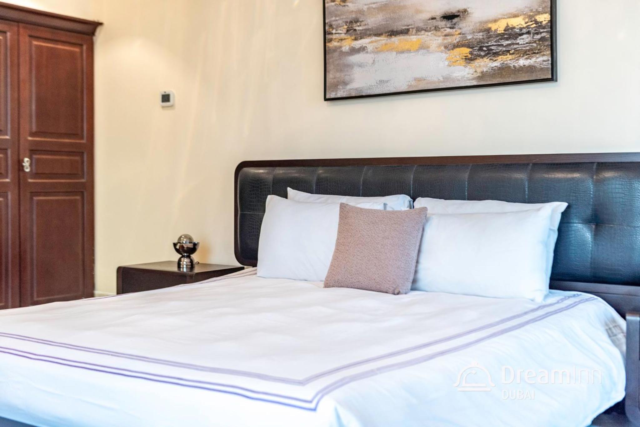 Dream Inn - Timeless Arabic-Inspired Penthouse with Private Pool and Sweeping Ain Dubai Views