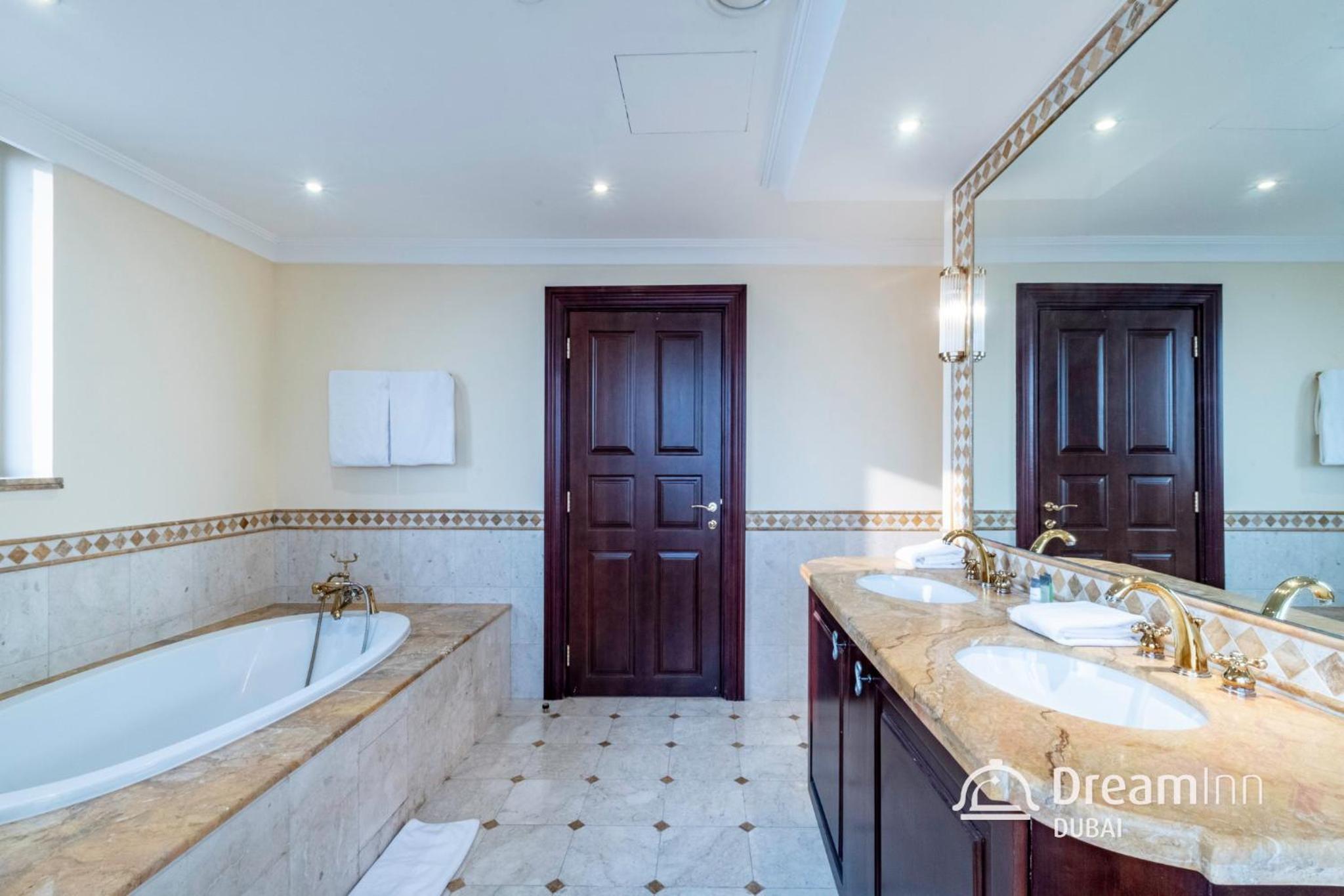 Dream Inn - Timeless Arabic-Inspired Penthouse with Private Pool and Sweeping Ain Dubai Views