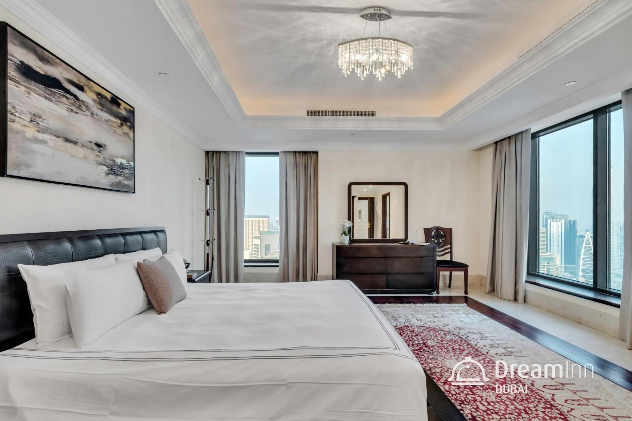 Dream Inn - Timeless Arabic-Inspired Penthouse with Private Pool and Sweeping Ain Dubai Views