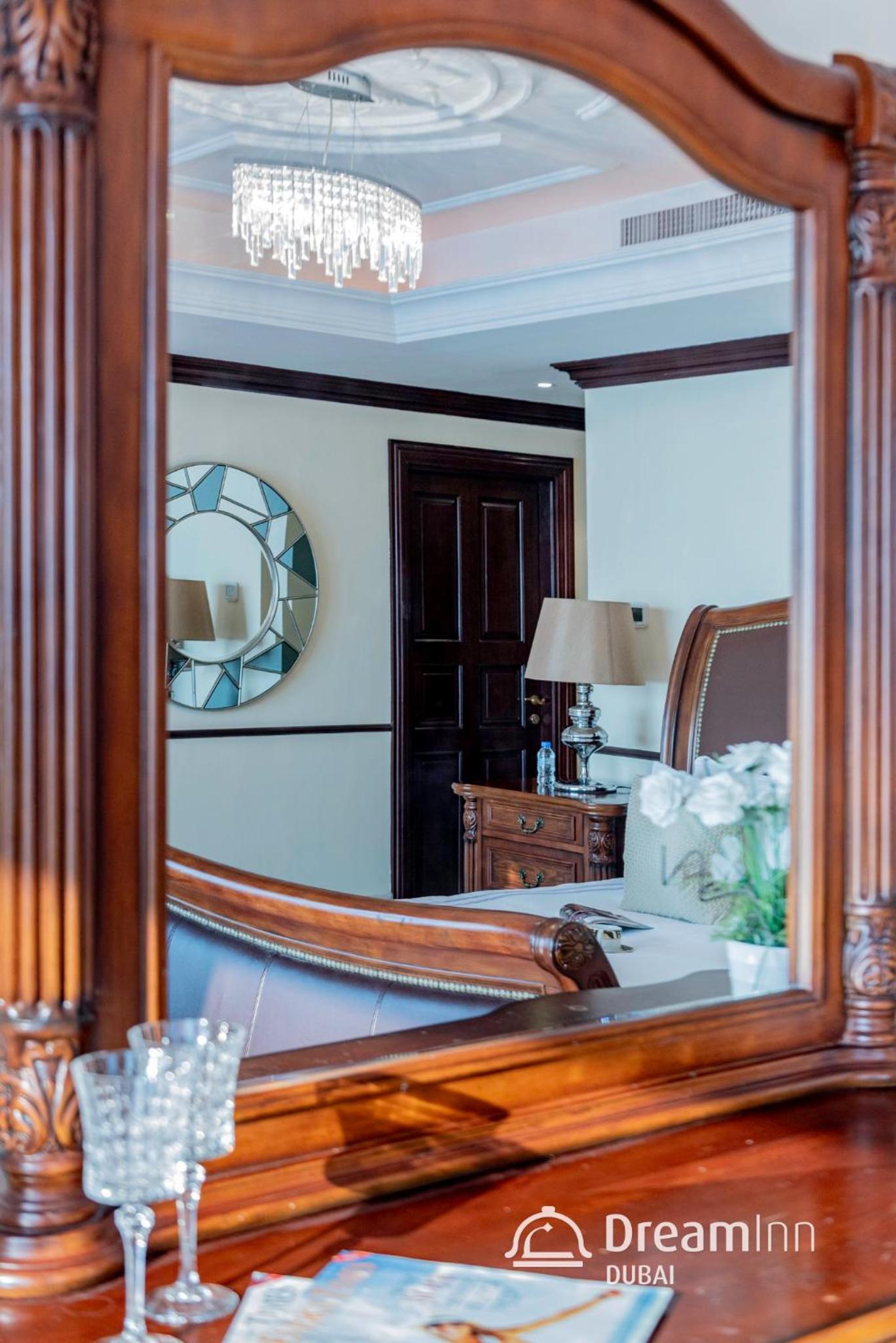 Dream Inn - Timeless Arabic-Inspired Penthouse with Private Pool and Sweeping Ain Dubai Views