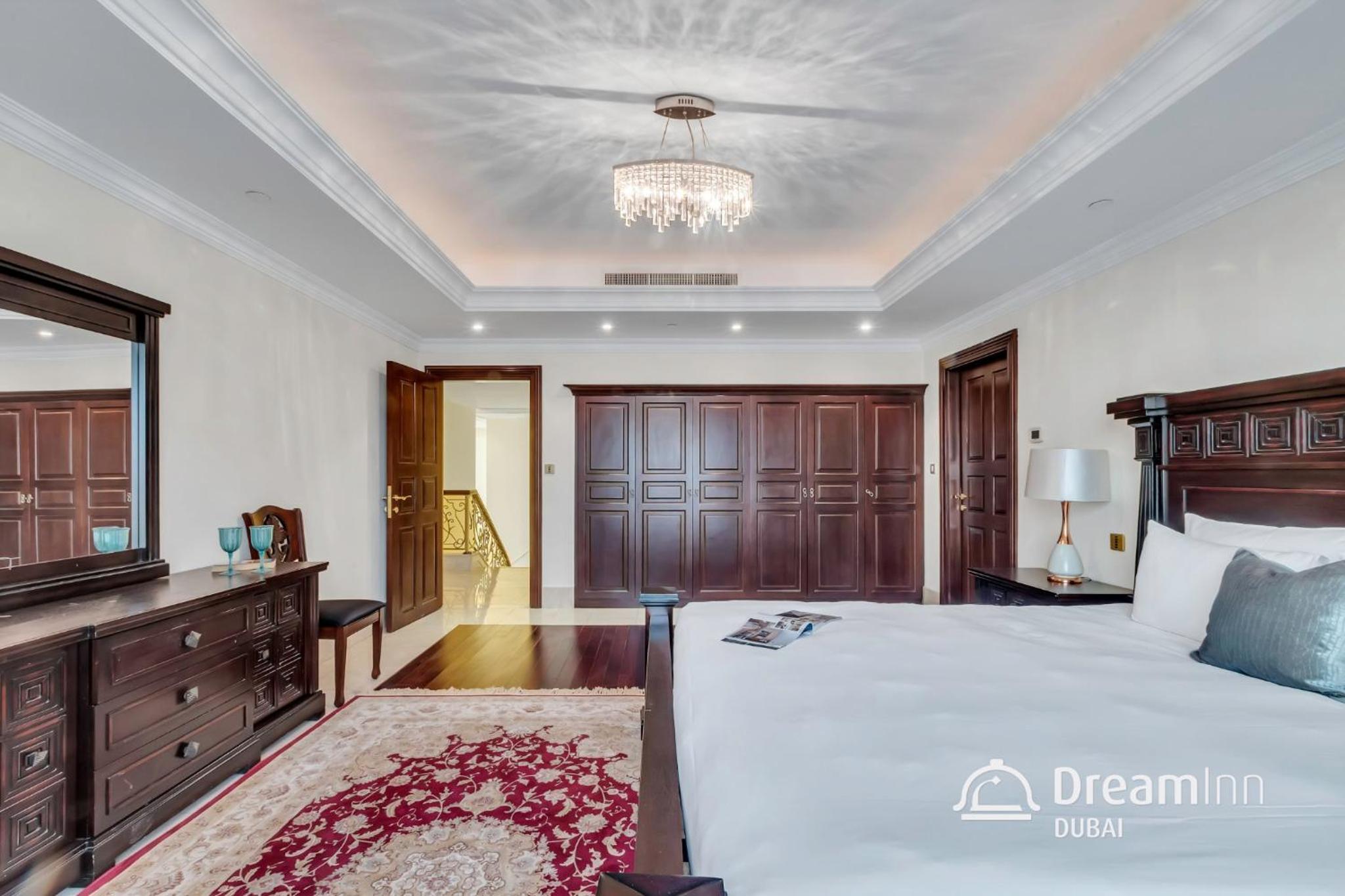 Dream Inn - Timeless Arabic-Inspired Penthouse with Private Pool and Sweeping Ain Dubai Views