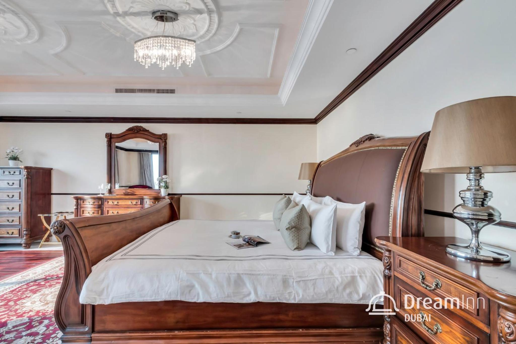 Dream Inn - Timeless Arabic-Inspired Penthouse with Private Pool and Sweeping Ain Dubai Views