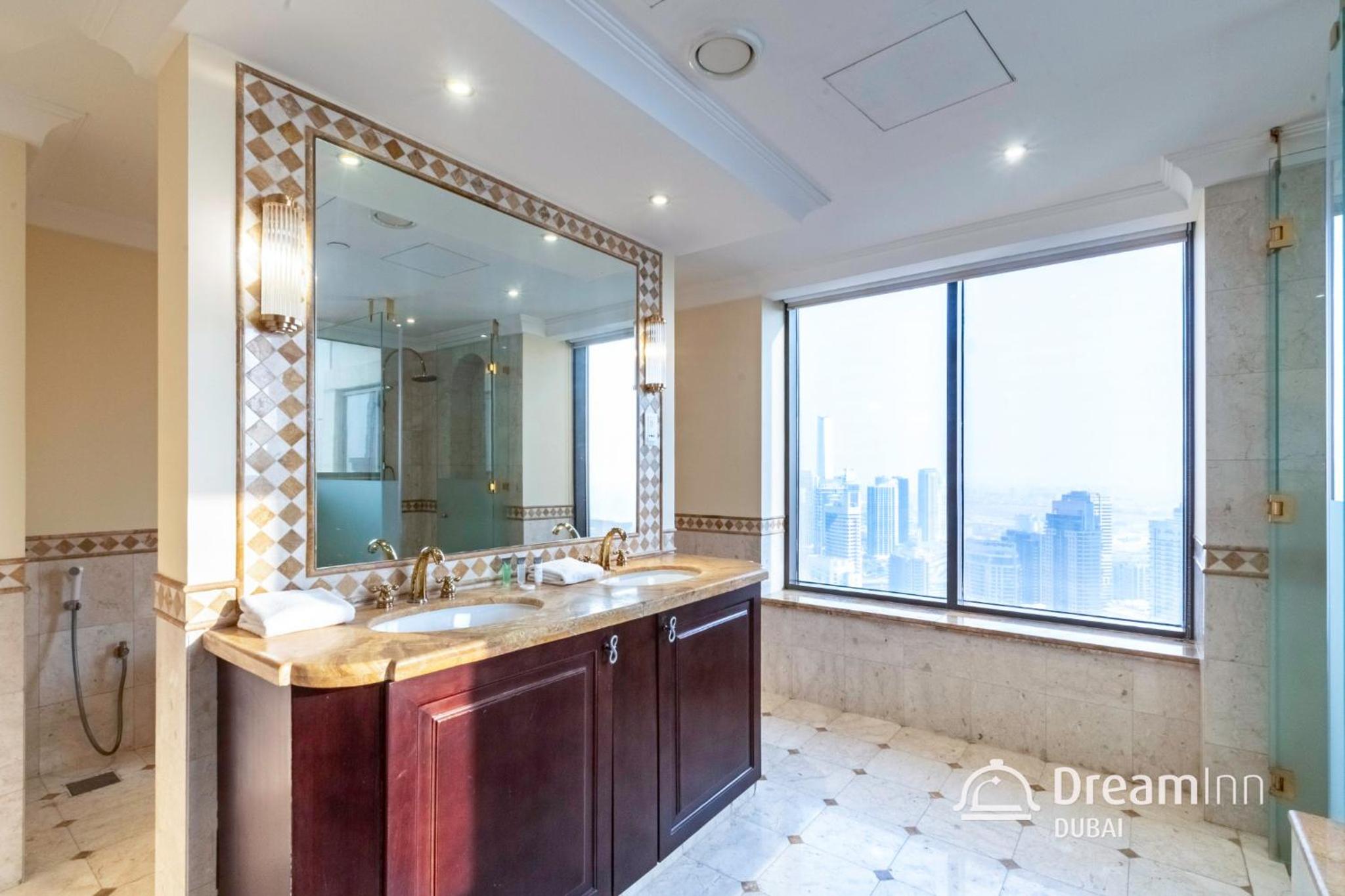Dream Inn - Timeless Arabic-Inspired Penthouse with Private Pool and Sweeping Ain Dubai Views