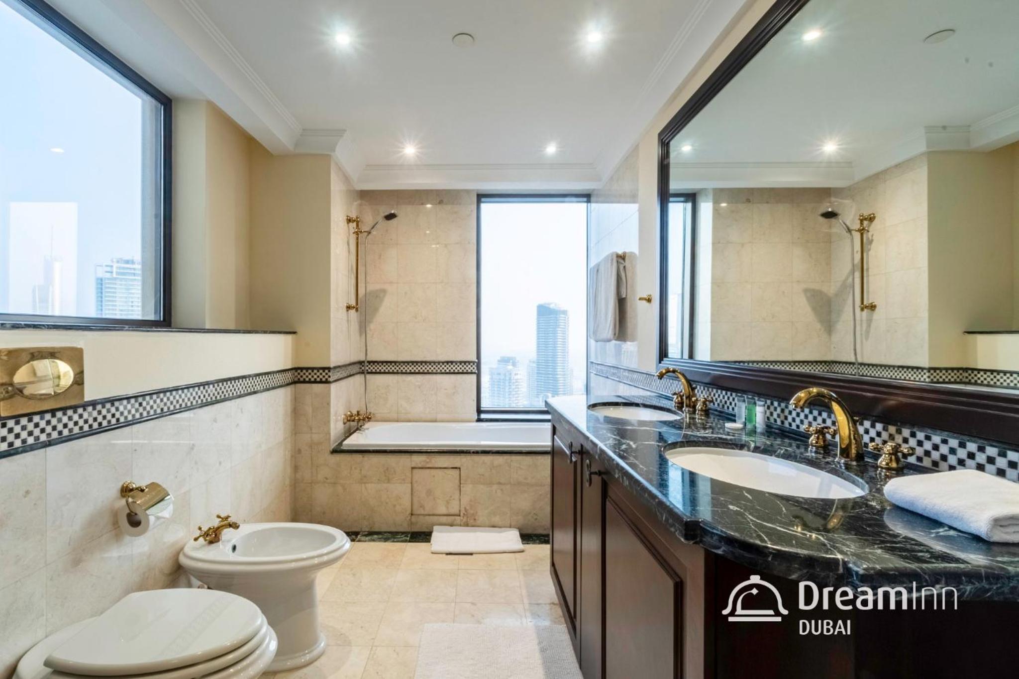 Dream Inn - Timeless Arabic-Inspired Penthouse with Private Pool and Sweeping Ain Dubai Views