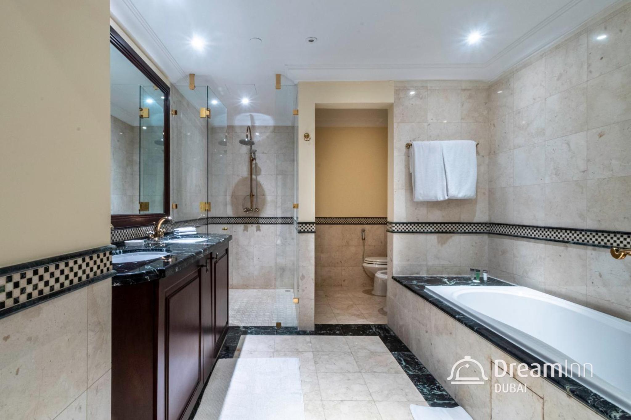 Dream Inn - Timeless Arabic-Inspired Penthouse with Private Pool and Sweeping Ain Dubai Views
