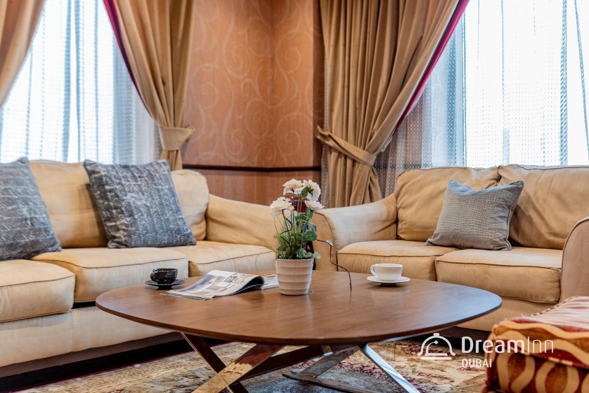 Dream Inn - Timeless Arabic-Inspired Penthouse with Private Pool and Sweeping Ain Dubai Views