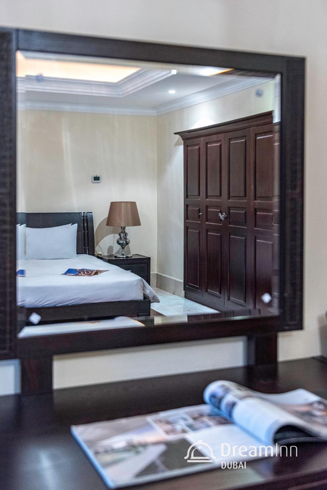 Dream Inn - Timeless Arabic-Inspired Penthouse with Private Pool and Sweeping Ain Dubai Views