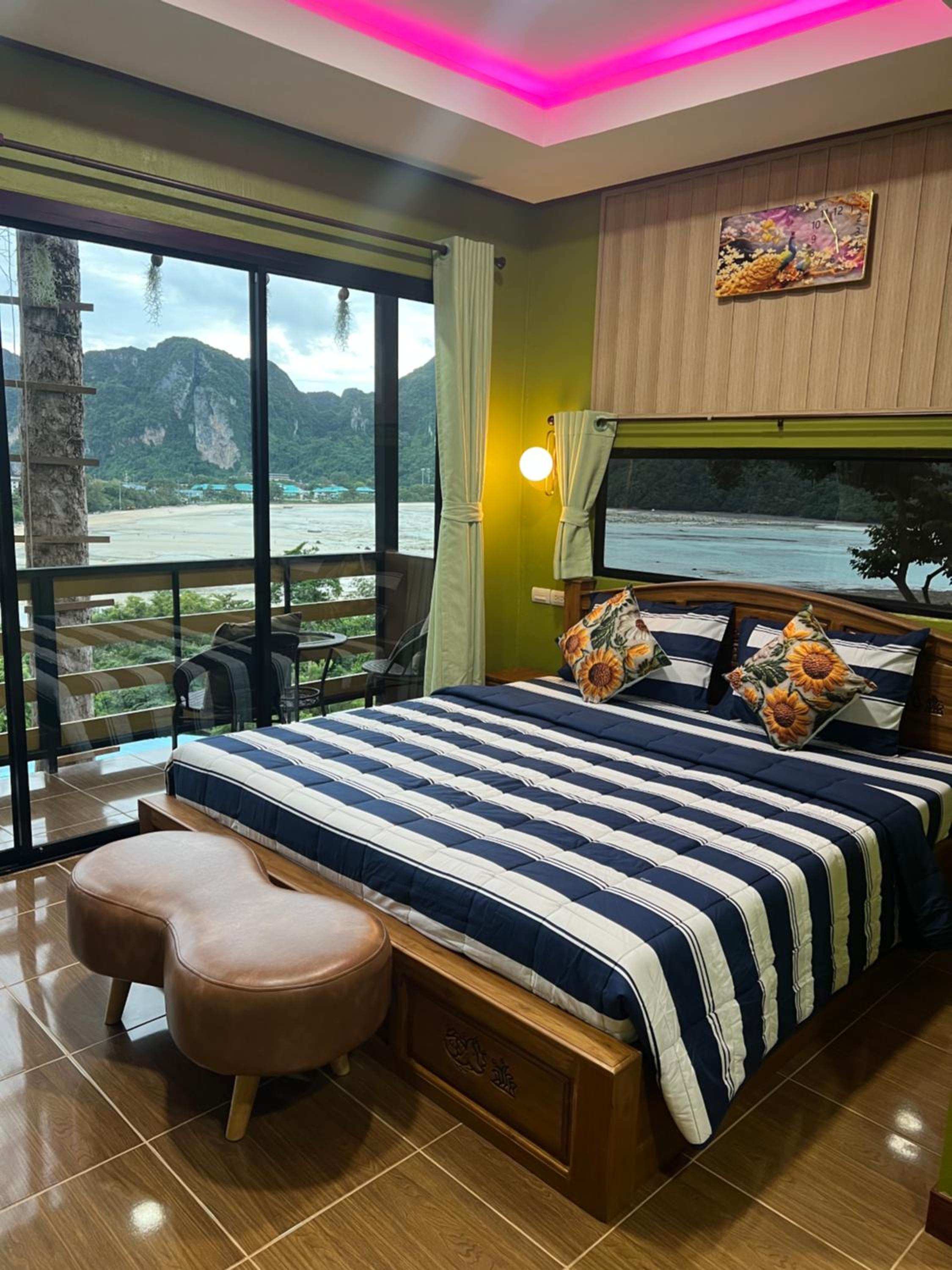 The view Hostel