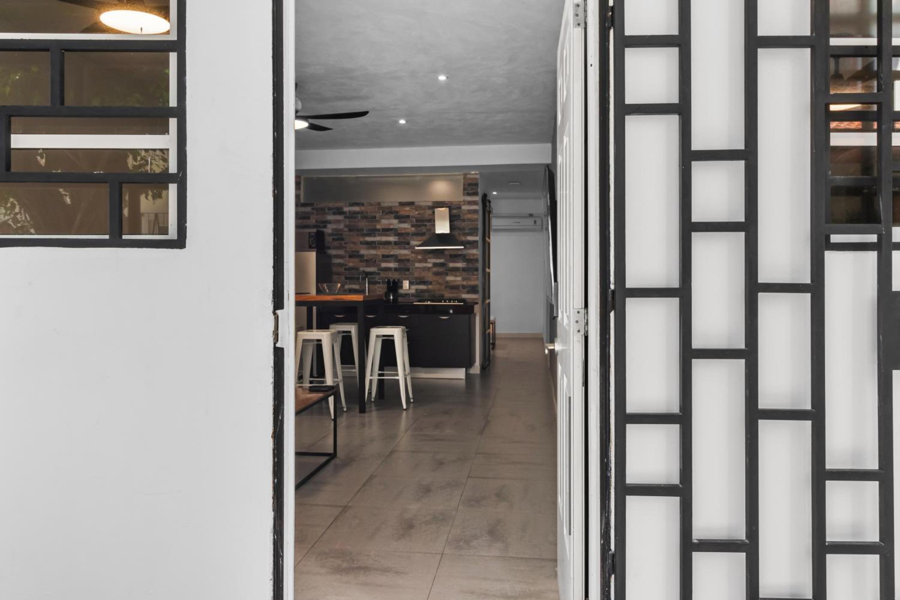 Stylish Apartment Near