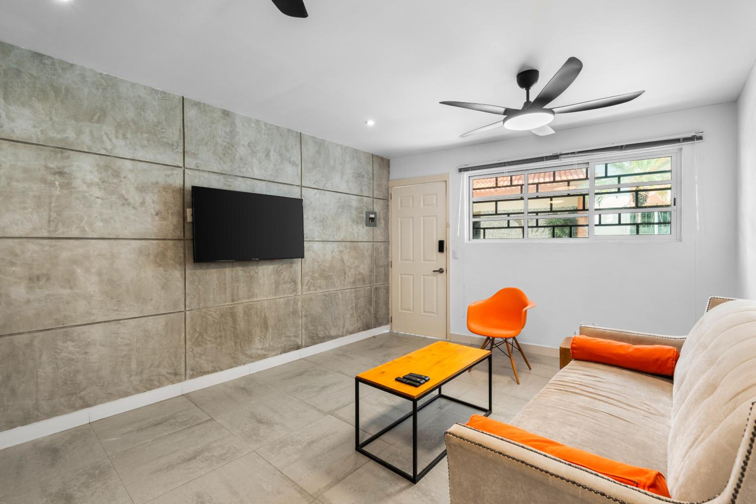Stylish Apartment Near
