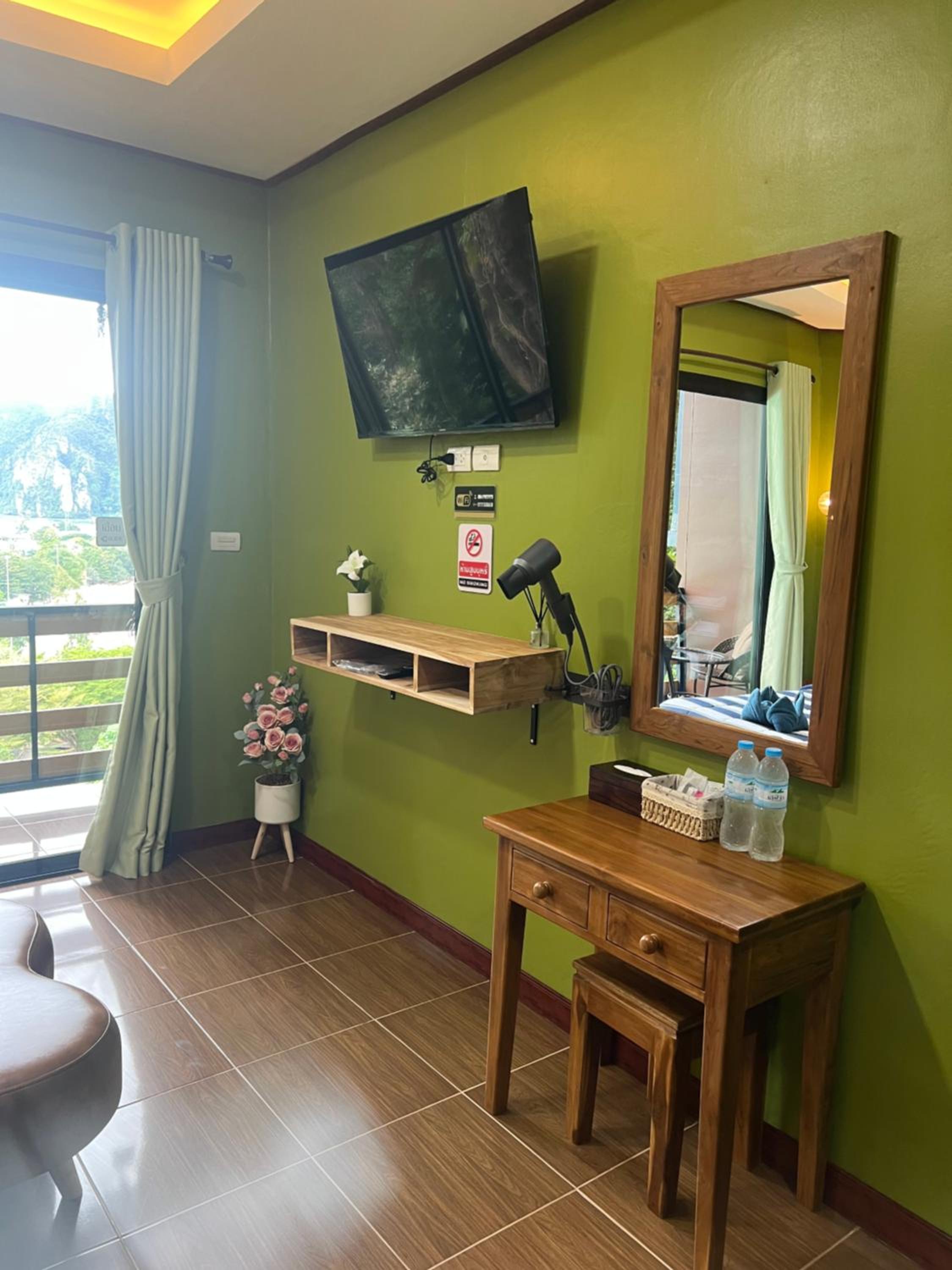 The view Hostel