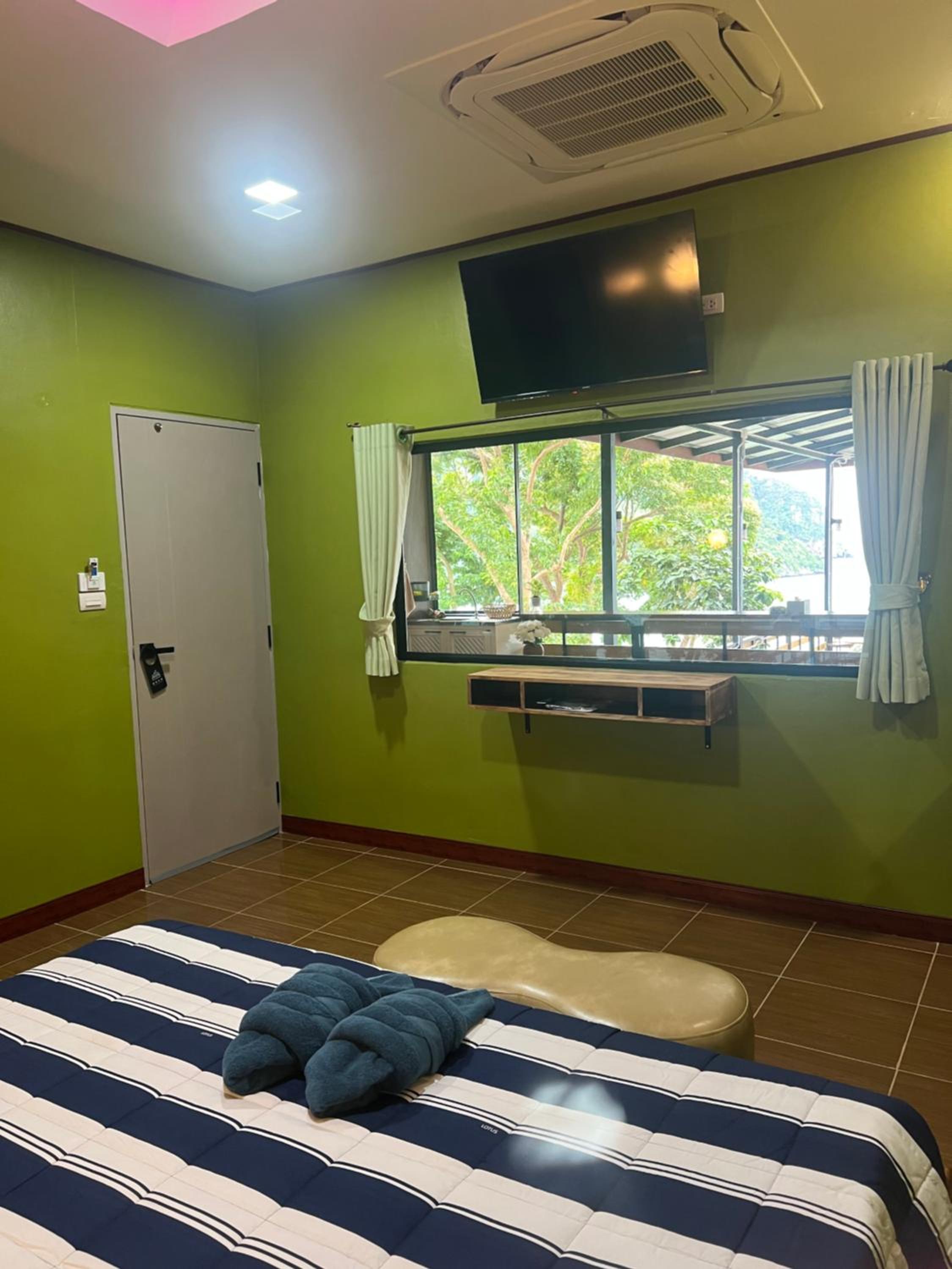 The view Hostel