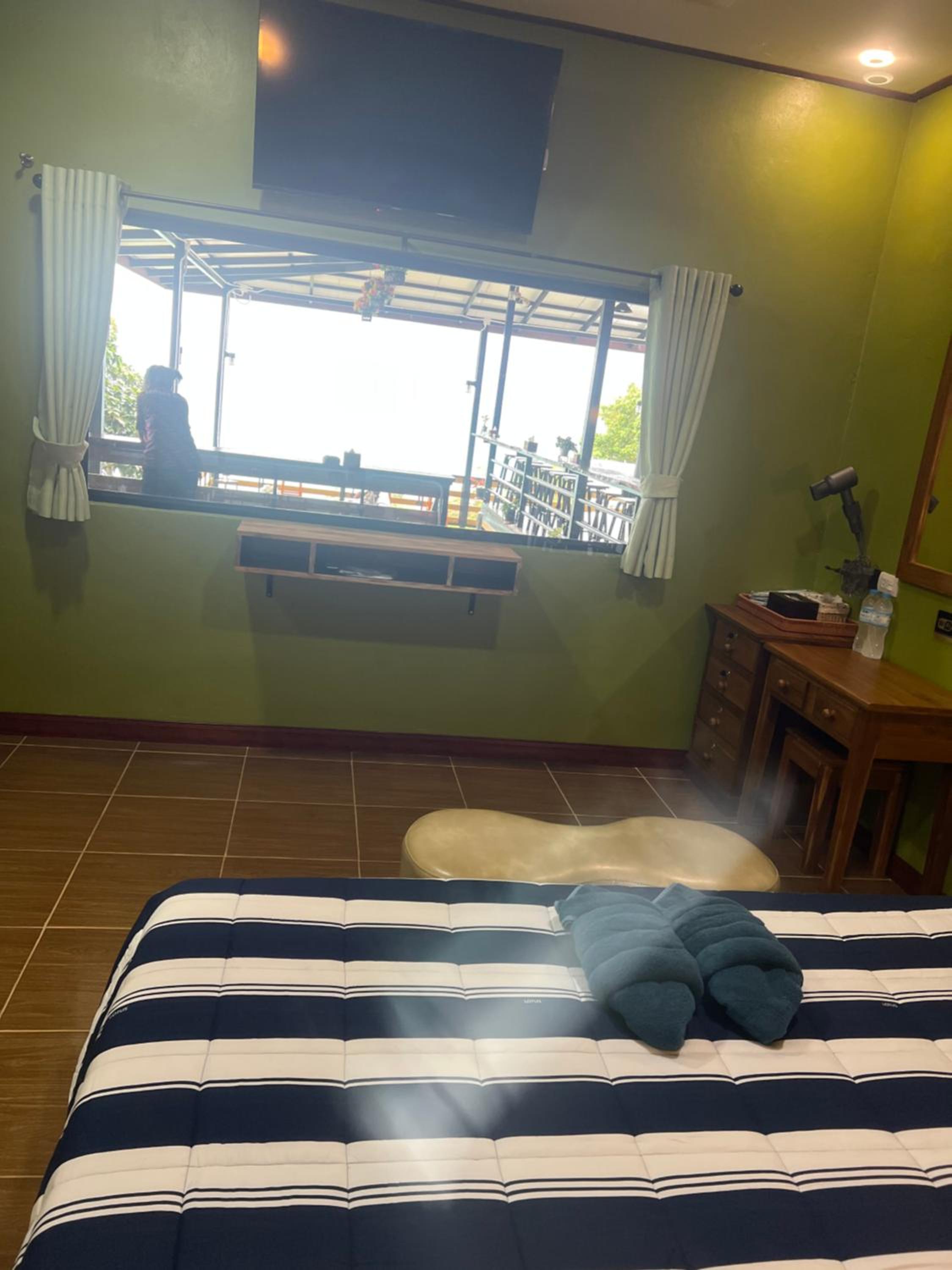 The view Hostel
