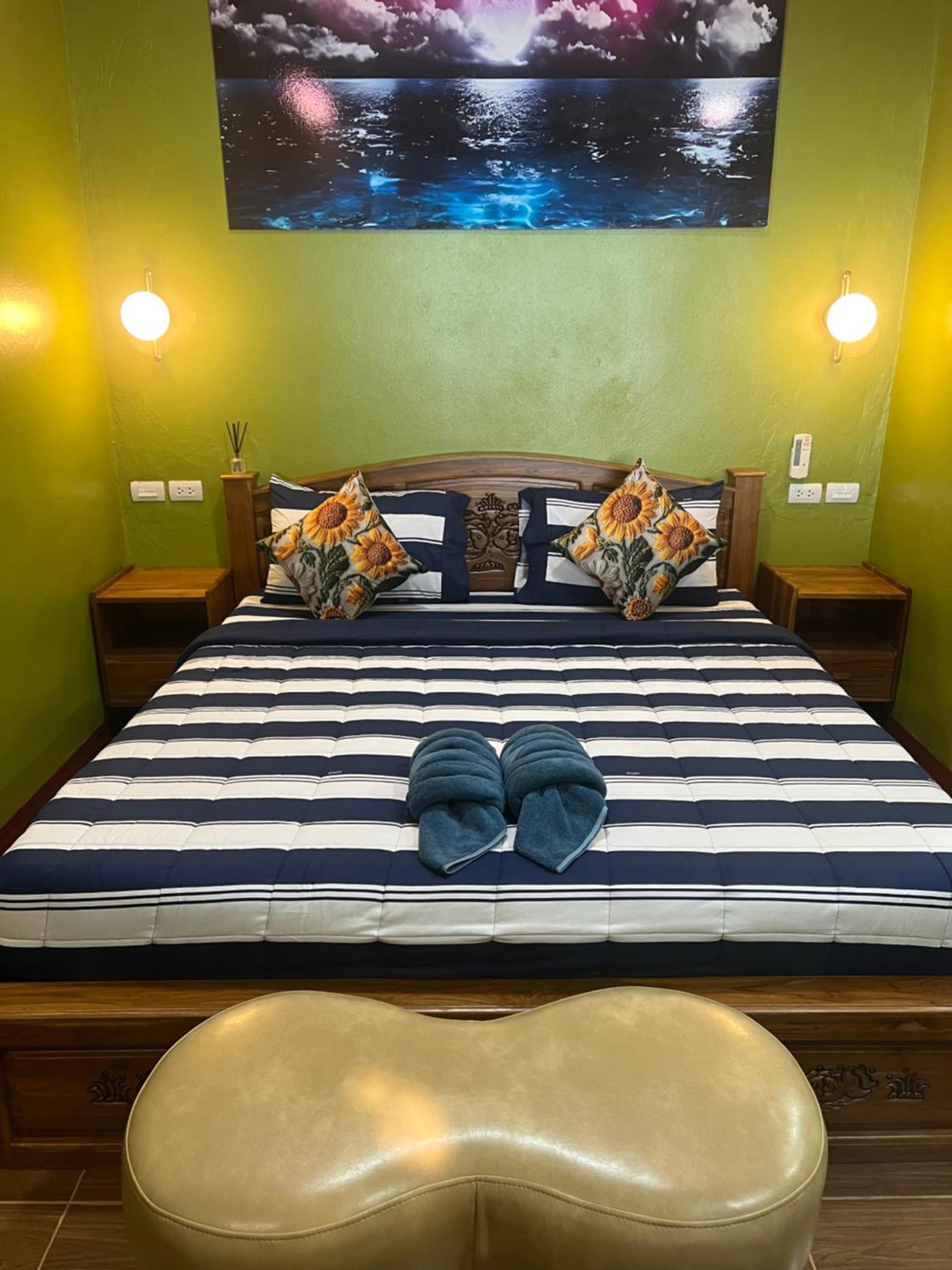 The view Hostel