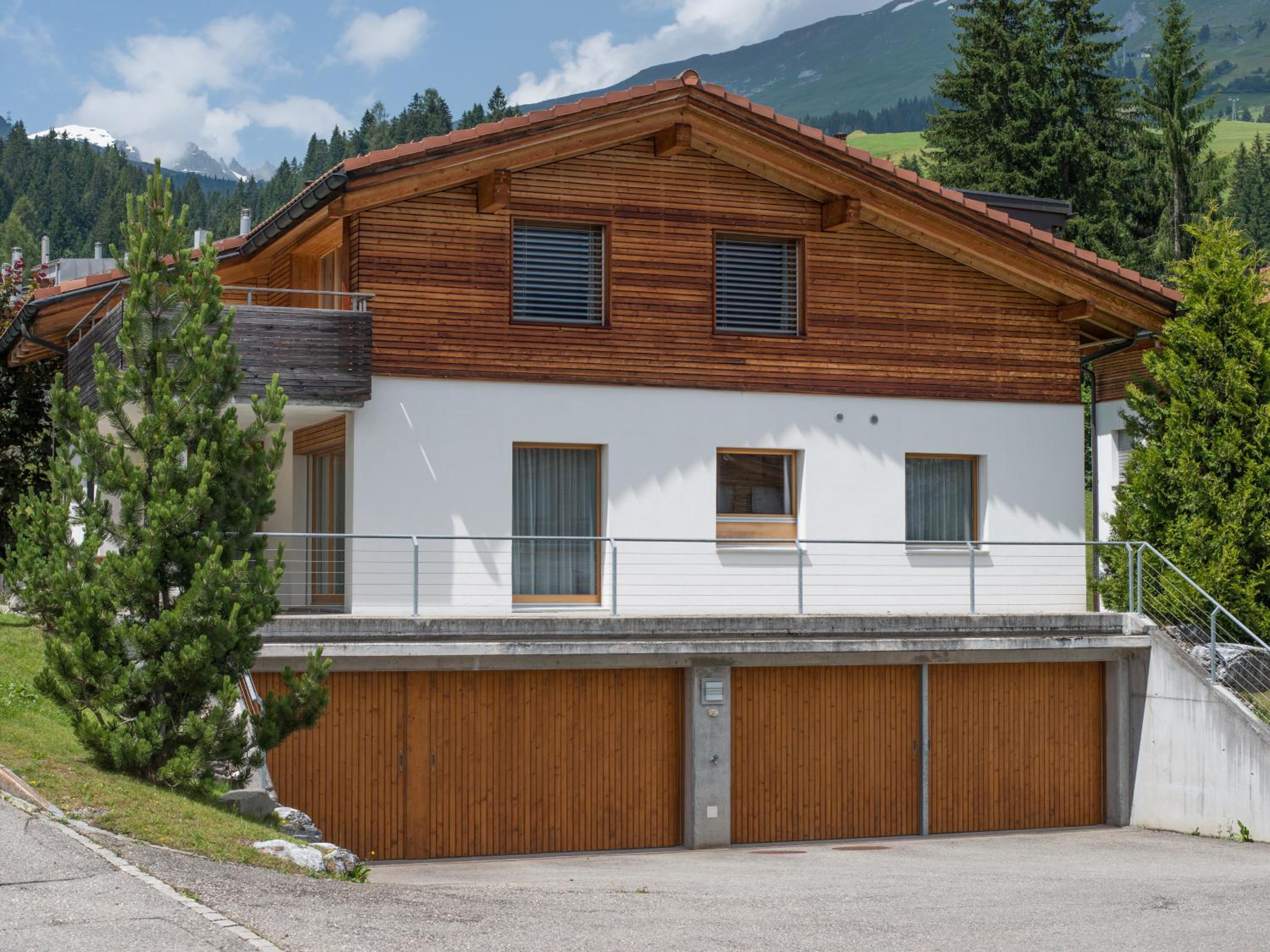 Edelweiss Mira Neiv view 3