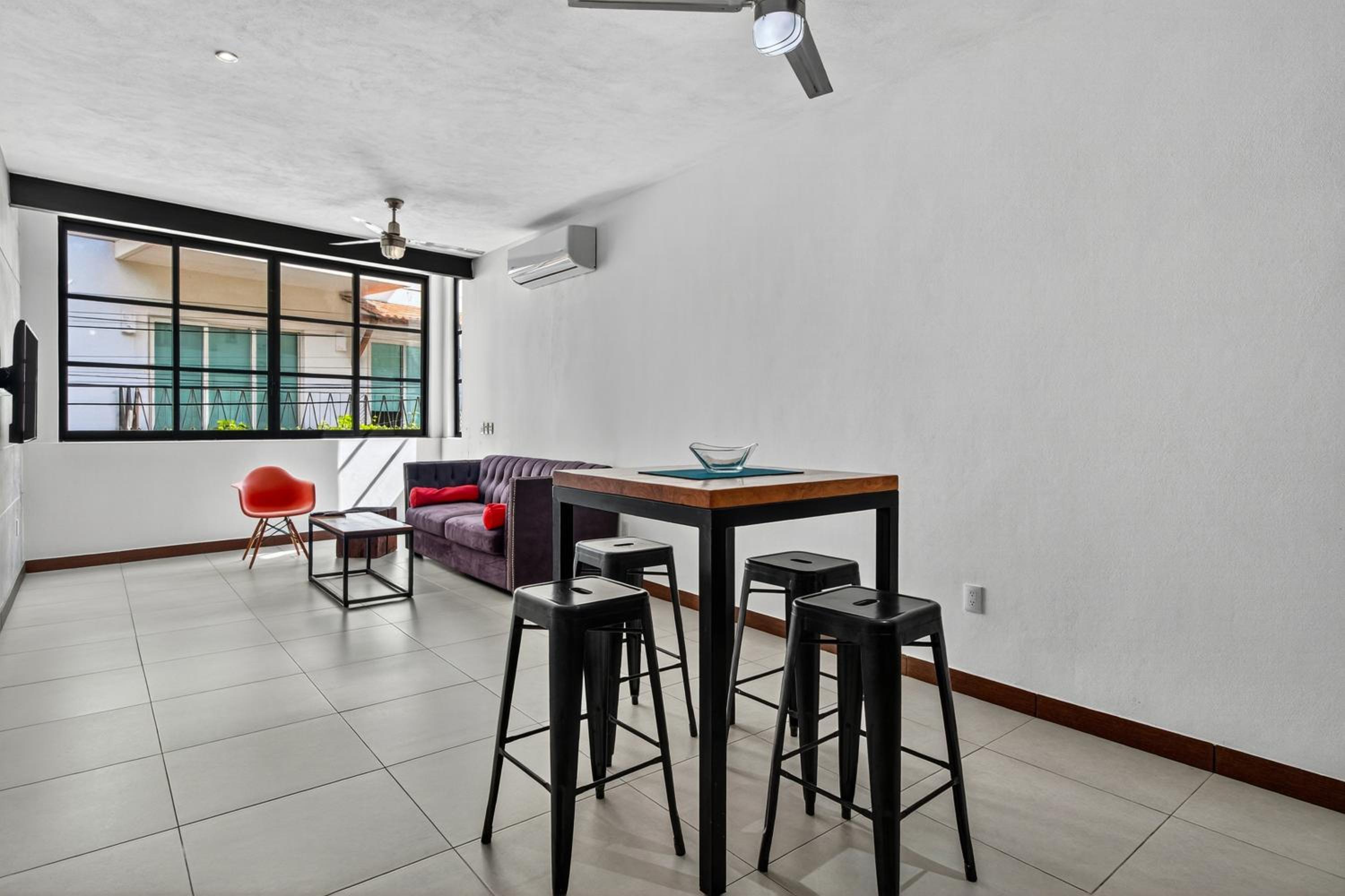 Stylish Apartment Near