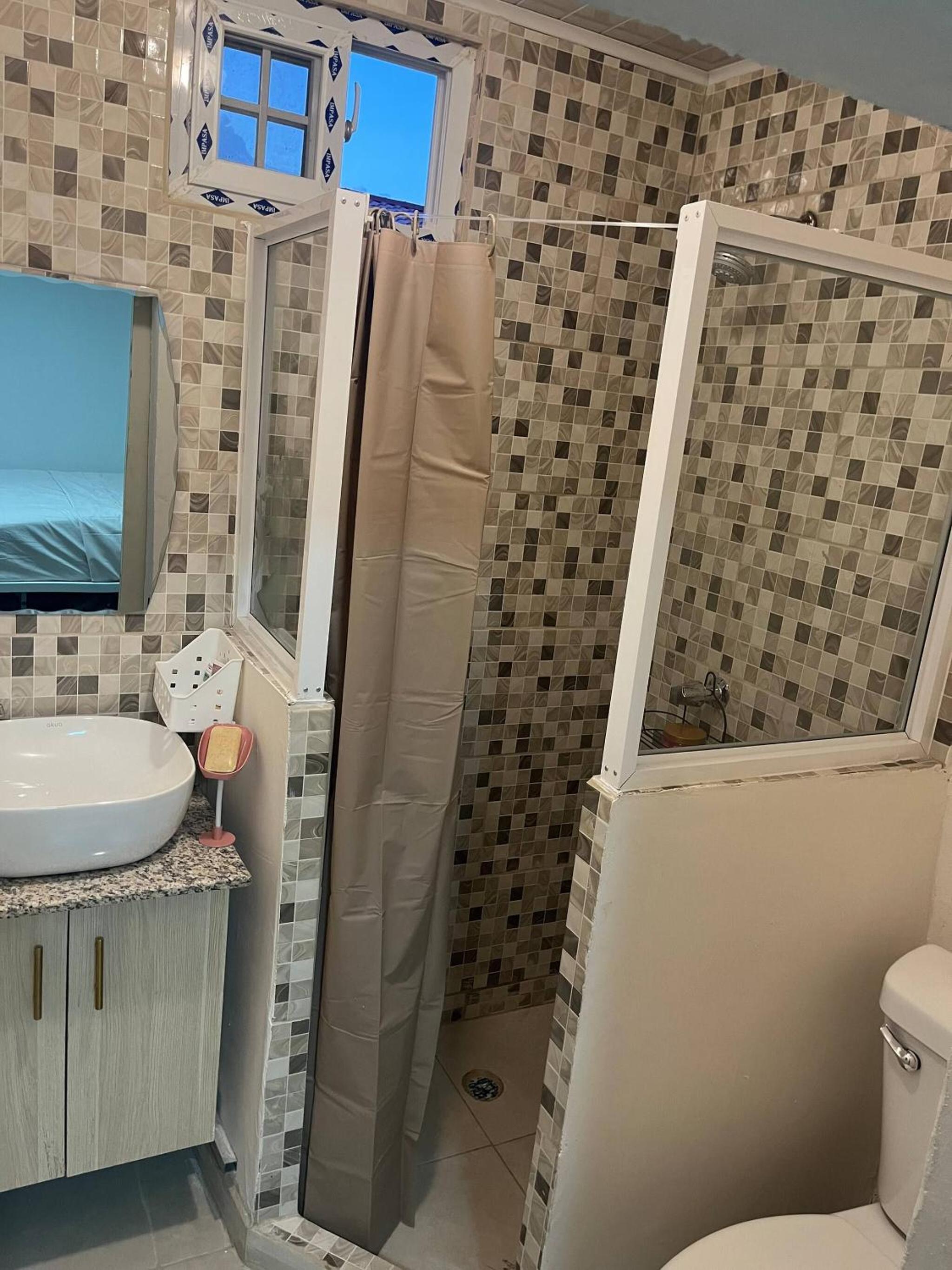 Cozy Apartment 8 minutes from Downtown David - Private Entrance Garden