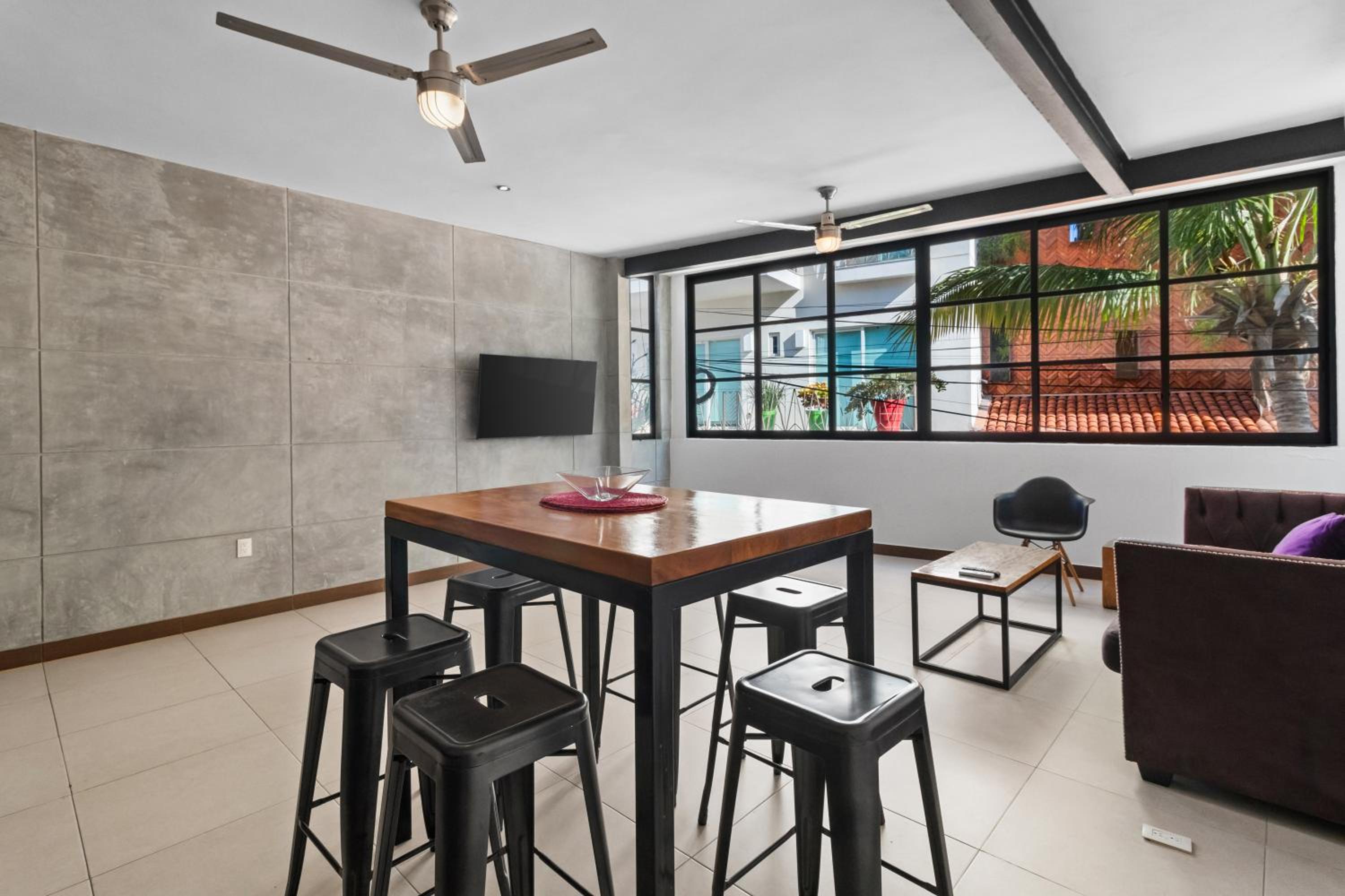 Stylish Apartment Near