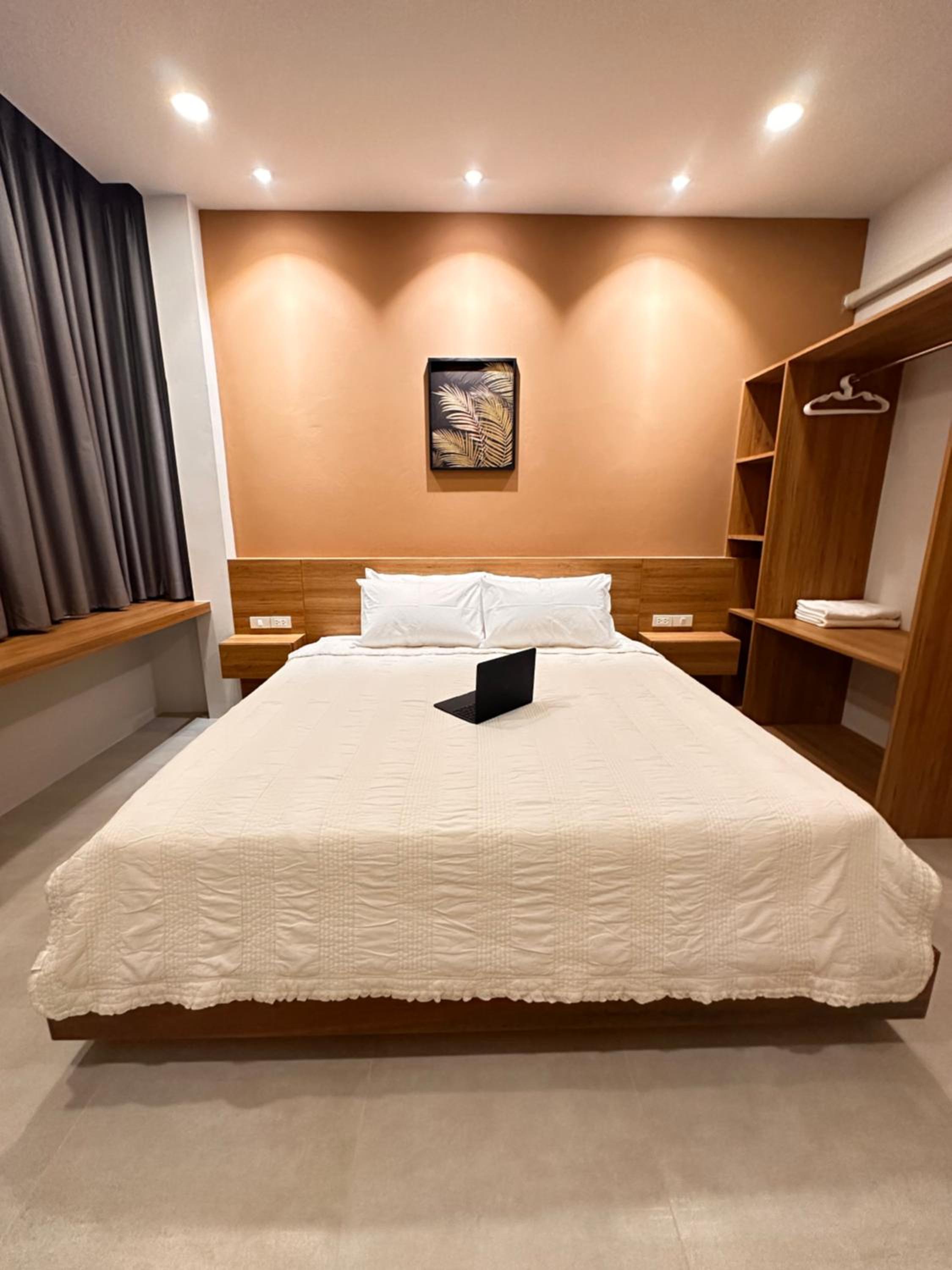 Baan Suan Poolsap - Haad Rin Beach