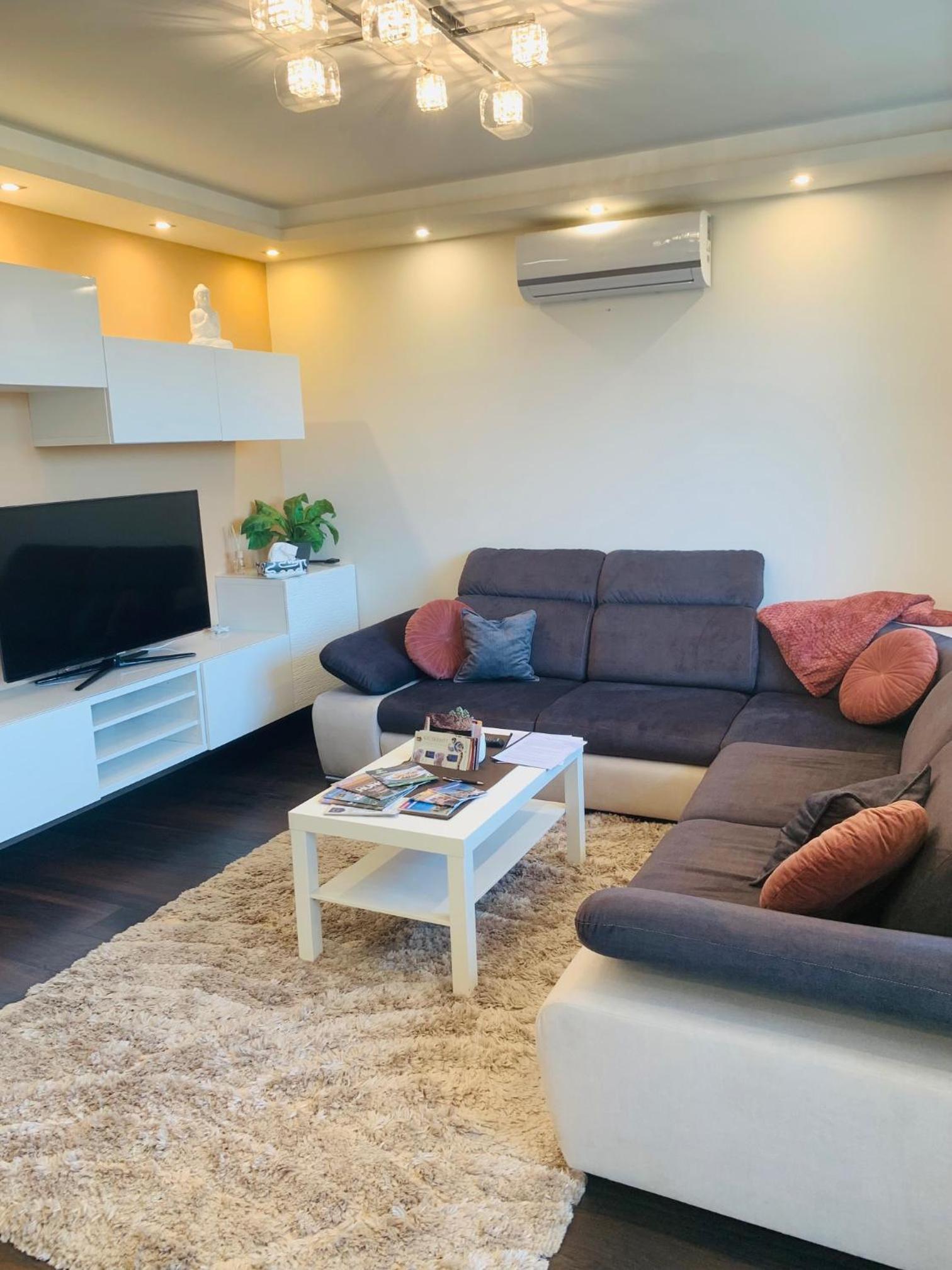 Local-Lux Premium Apartment- 2 Bedrooms Balcony -2 Private Parking