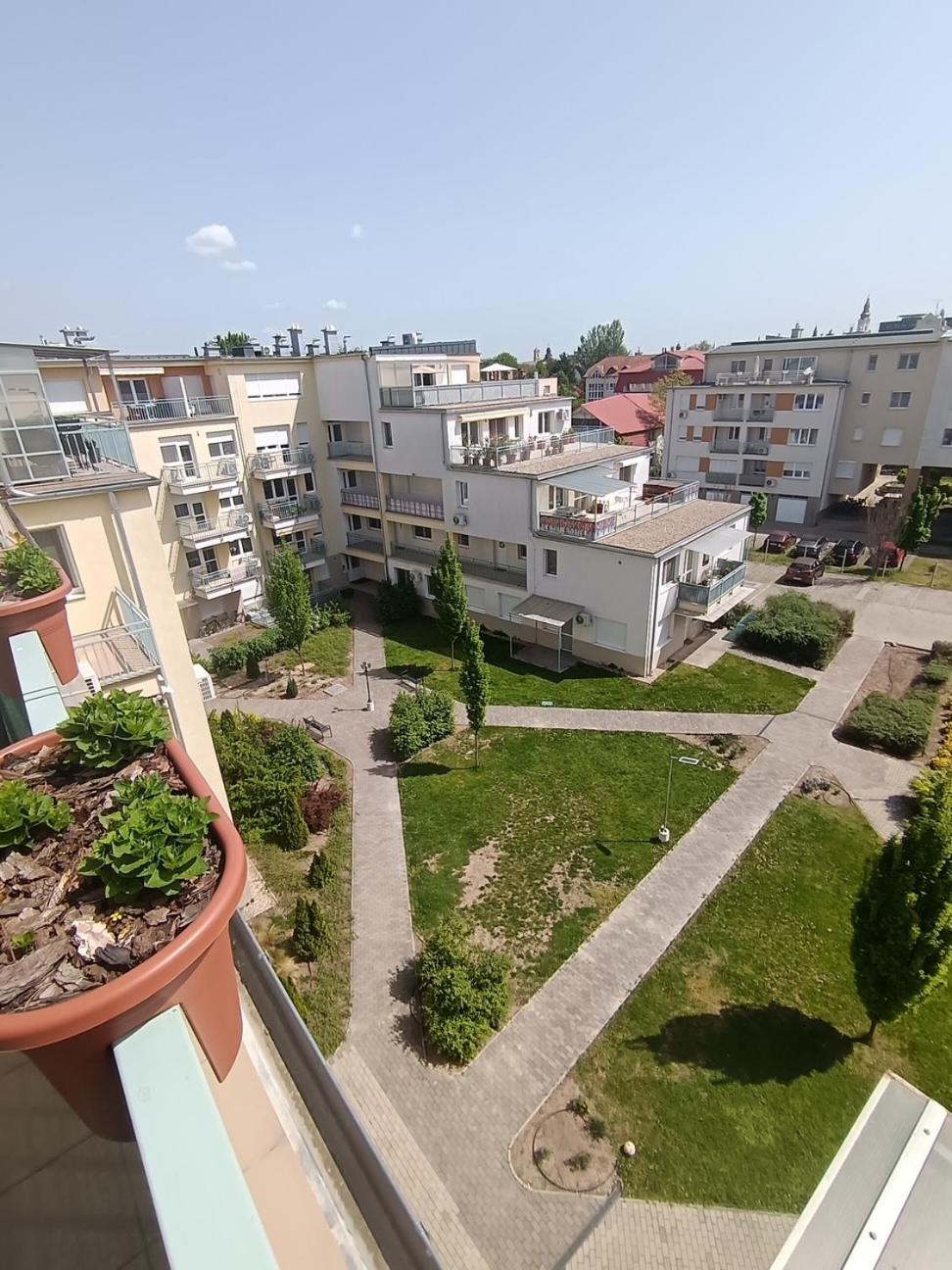 Local-Lux Premium Apartment- 2 Bedrooms Balcony -2 Private Parking