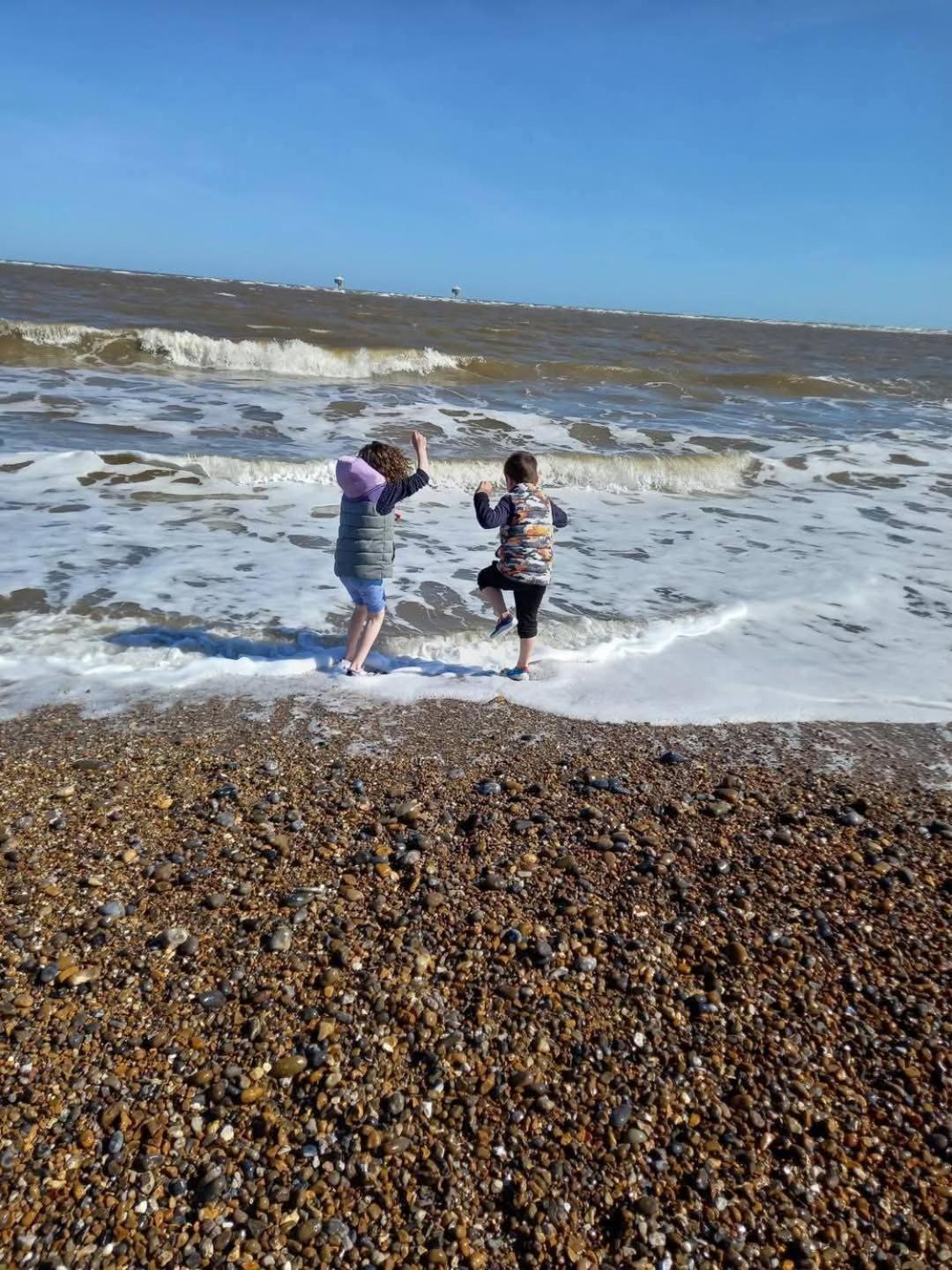Coastline cottage Pakefield, 2 minutes walk to the beach