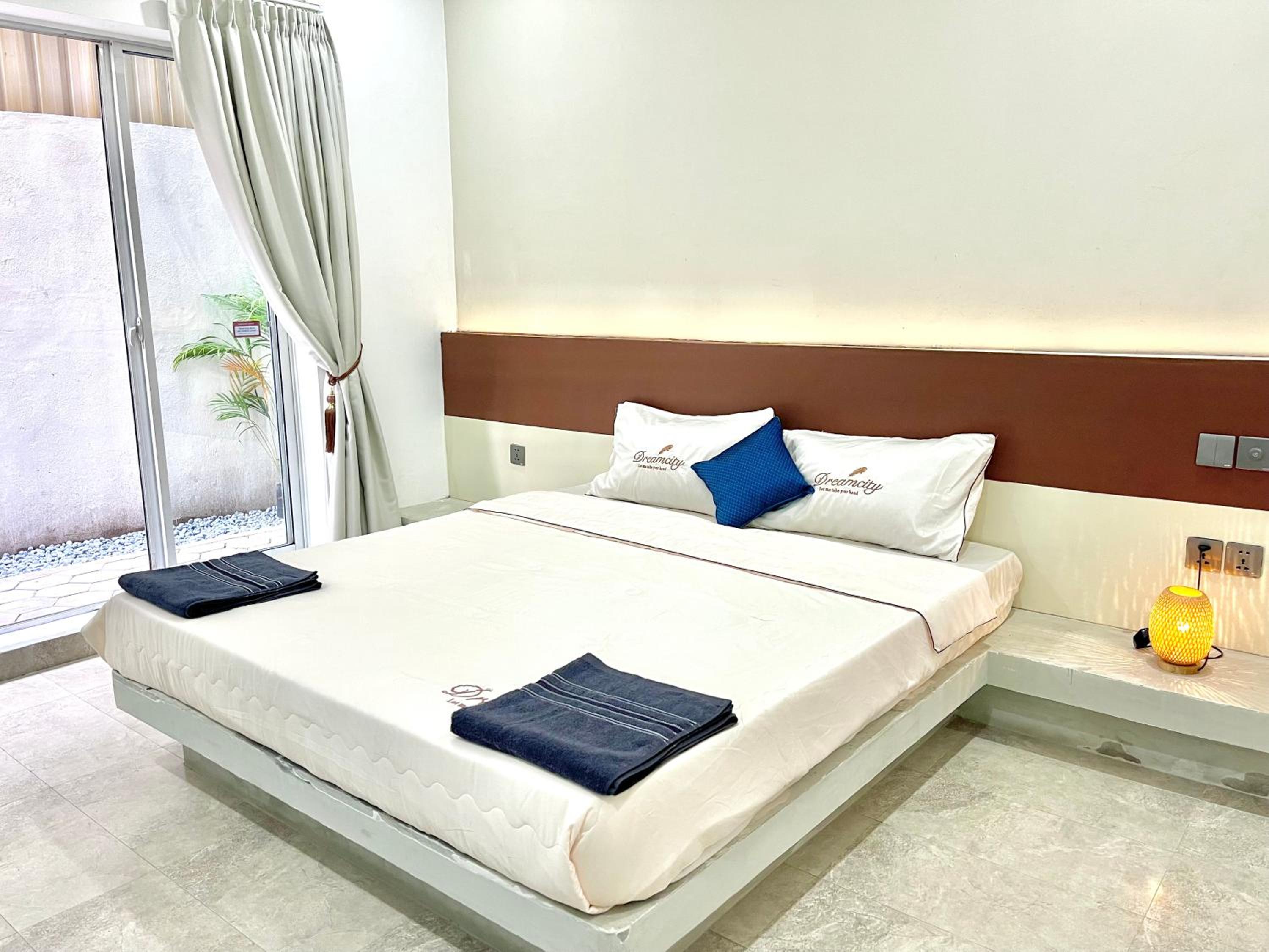 SKY VILLA - BKK Phnom Penh - Rooms & Apartments - FREE LAUNDRY