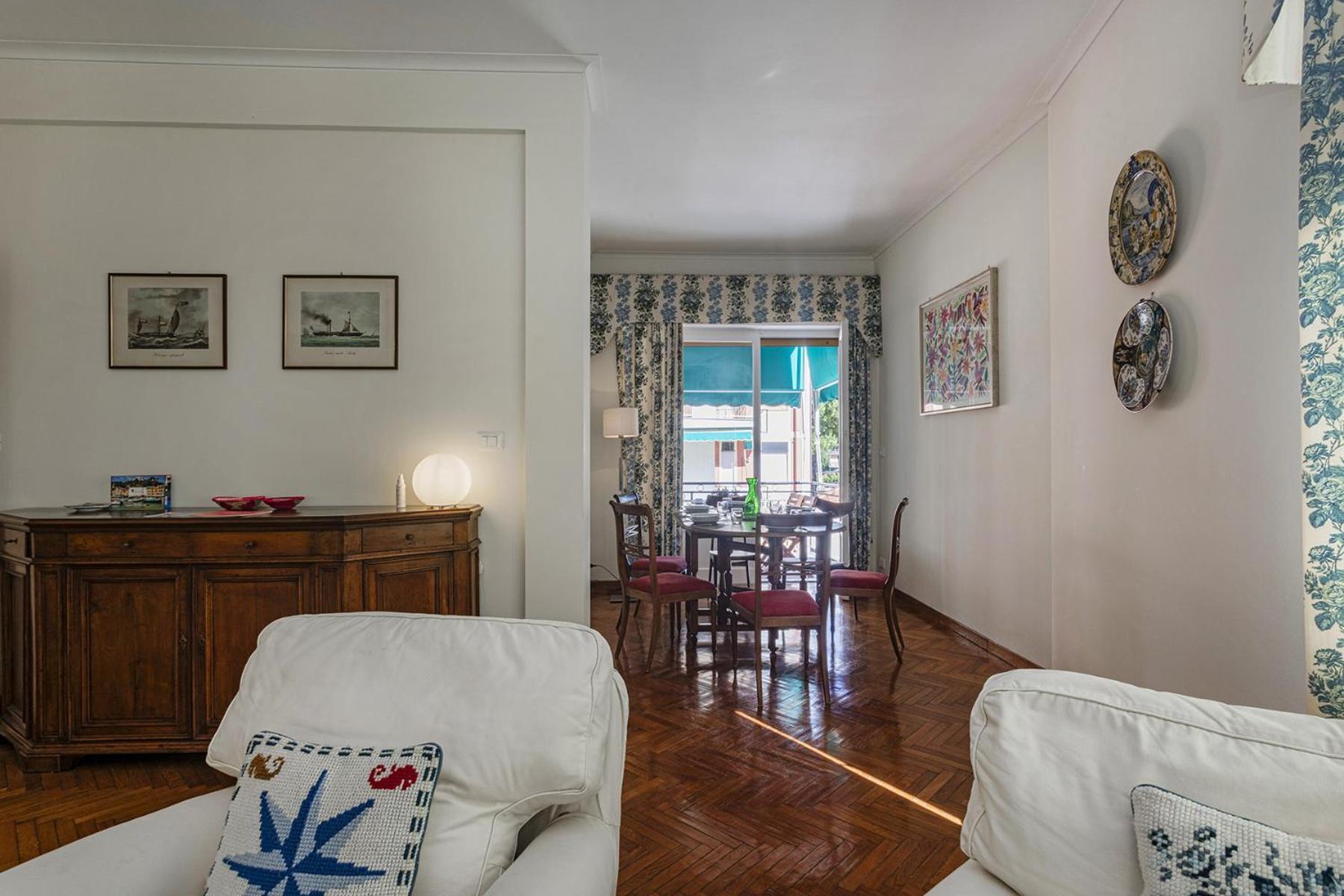 Charming Balcony Apartment by Wonderful Italy