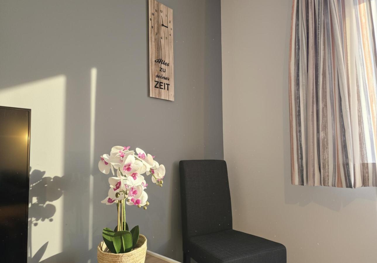 Rückzugsort mit Bergblick in Baiersbronn-Obertal - beheizter Wintergarten & kostenfreier Parkplatz - 70qm Ferienwohnung