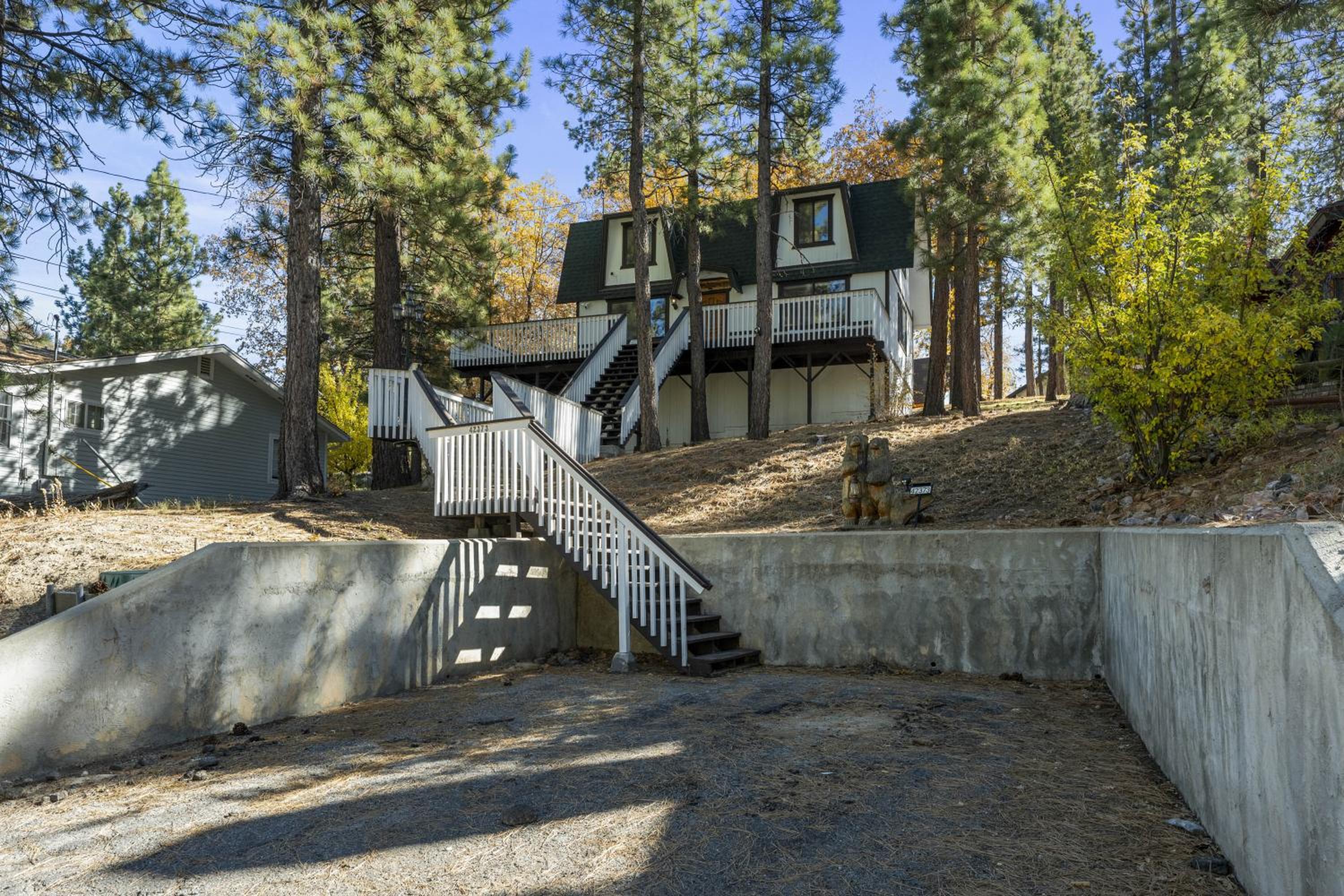 The Mountain Treehouse