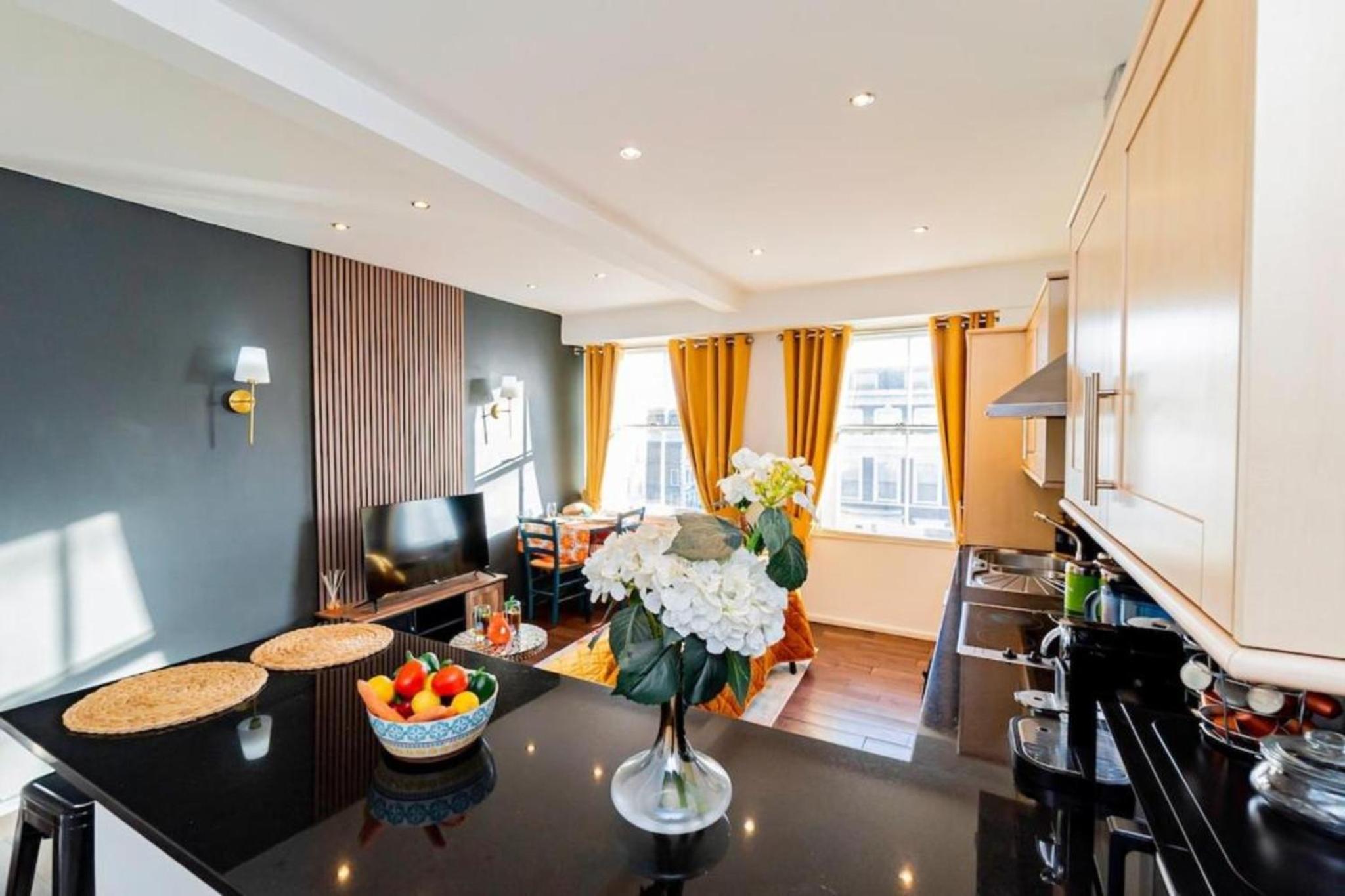 Stylish 2BR Near Hyde Park & Museums, Kensington