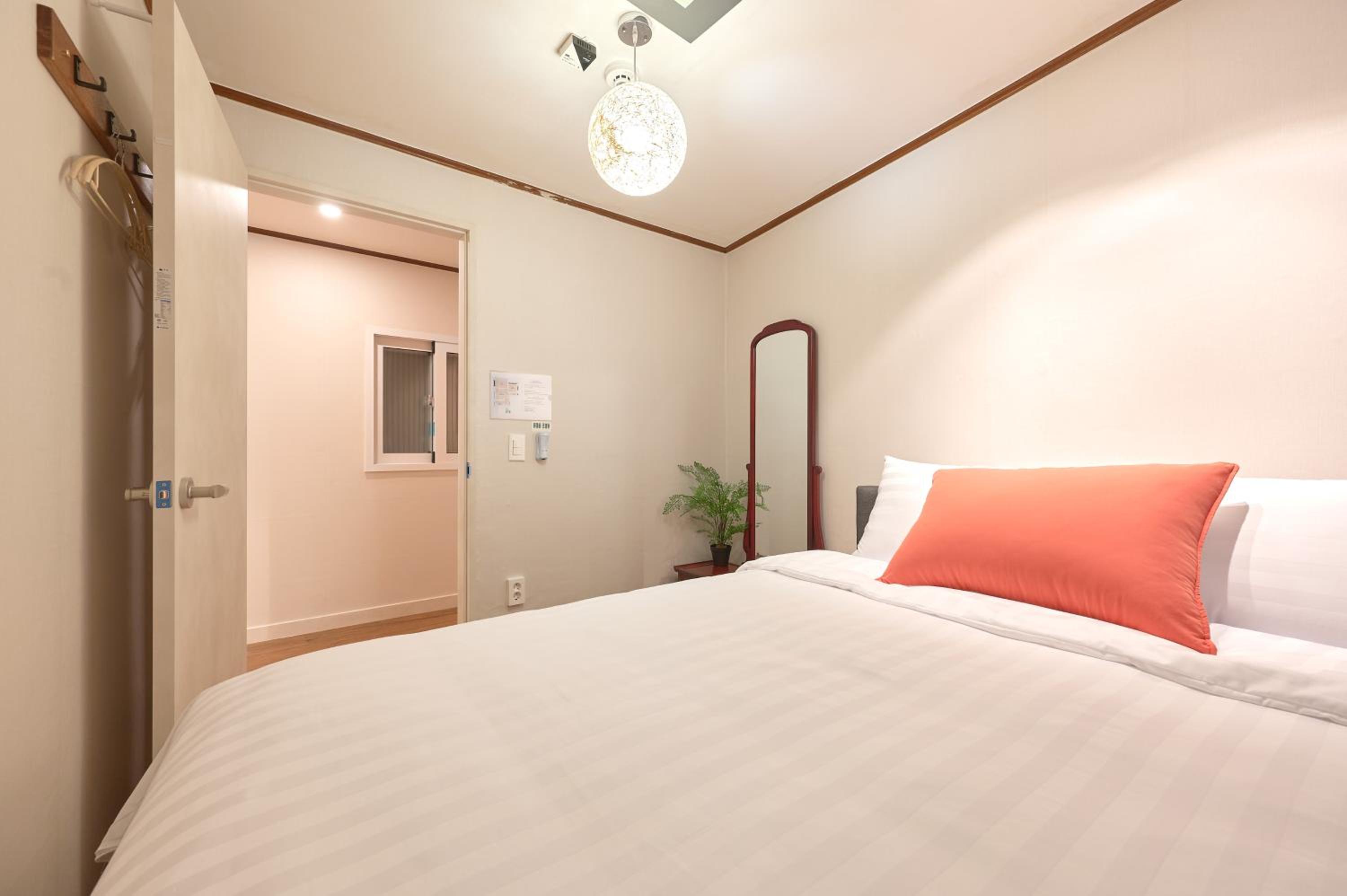 SEOHONG STAY #Seoul Station#Hongdae#Myeongdong