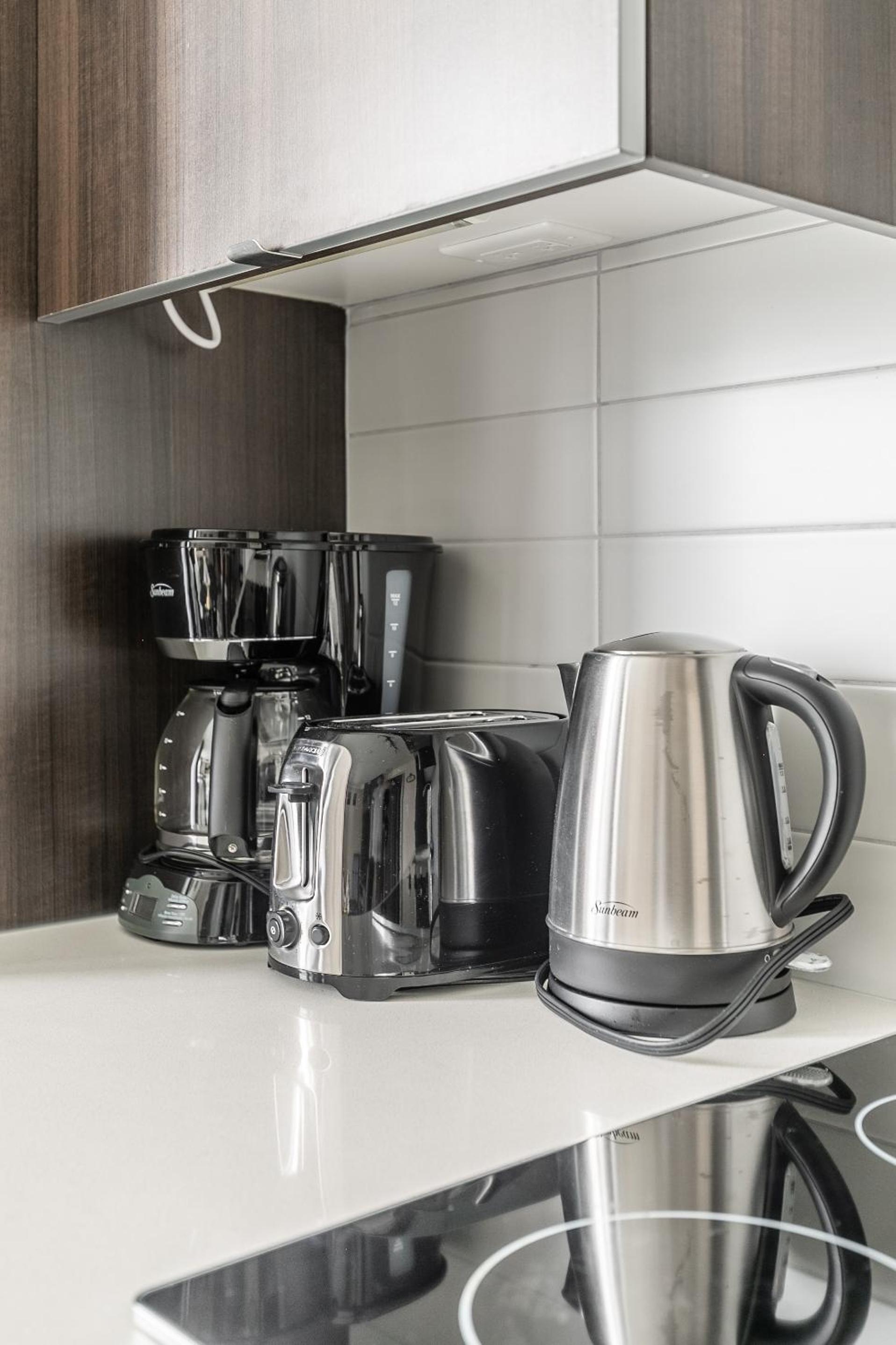 Modern 1 Bedroom Condo Front Street Downtown Toronto